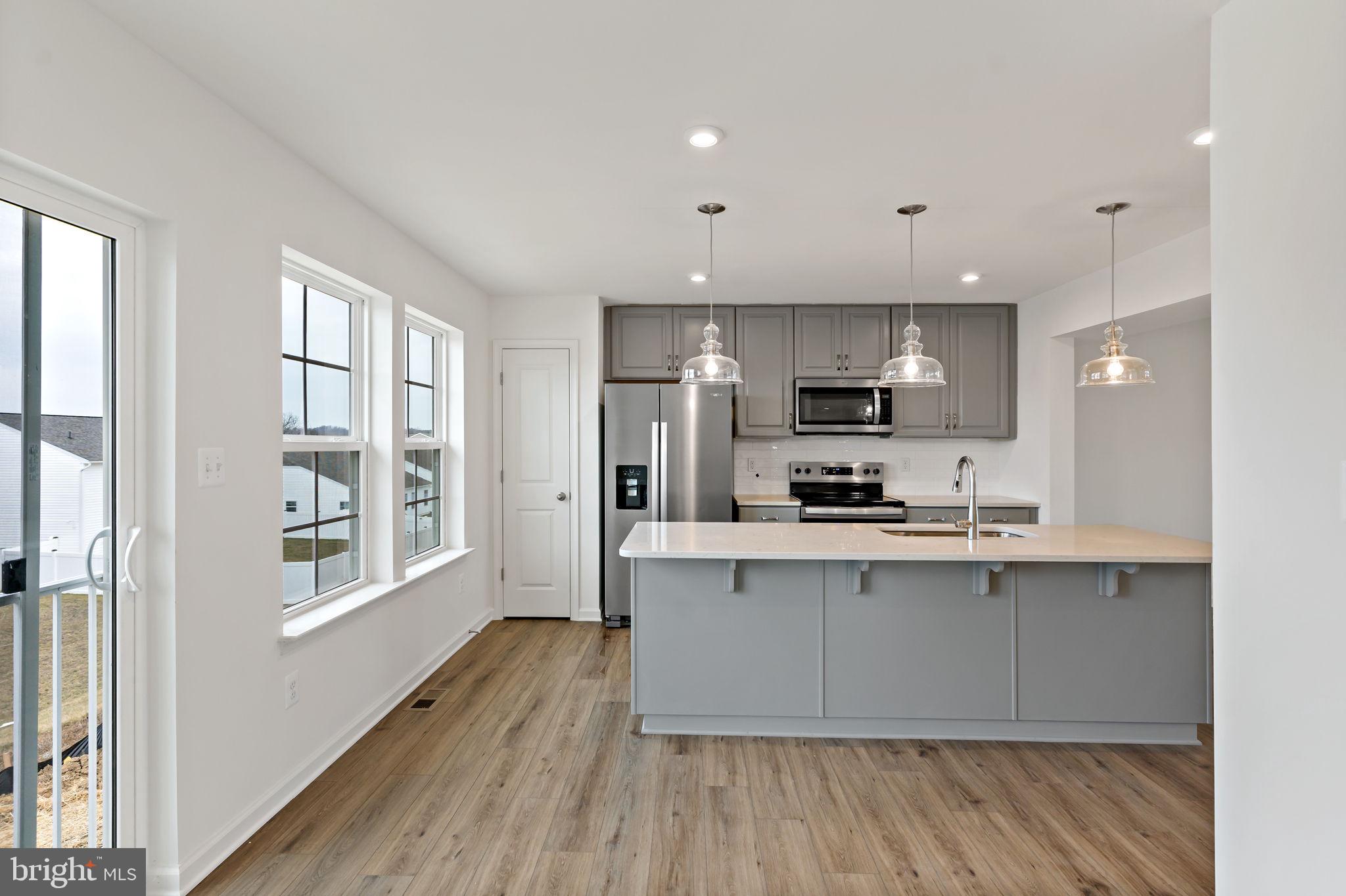 OVERLOOK AT RIVERSIDE TOWNHOMES - Residential