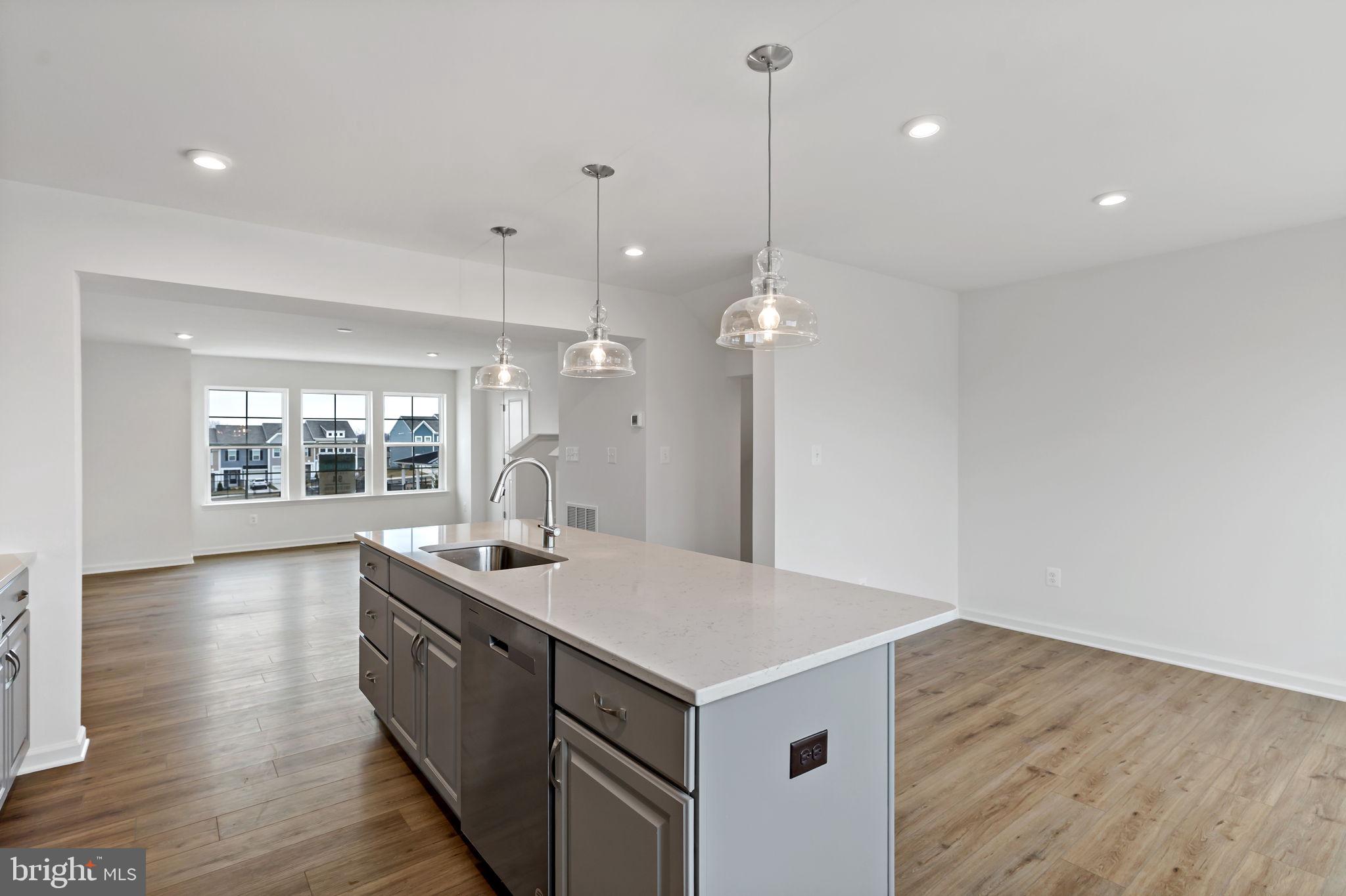 OVERLOOK AT RIVERSIDE TOWNHOMES - Residential