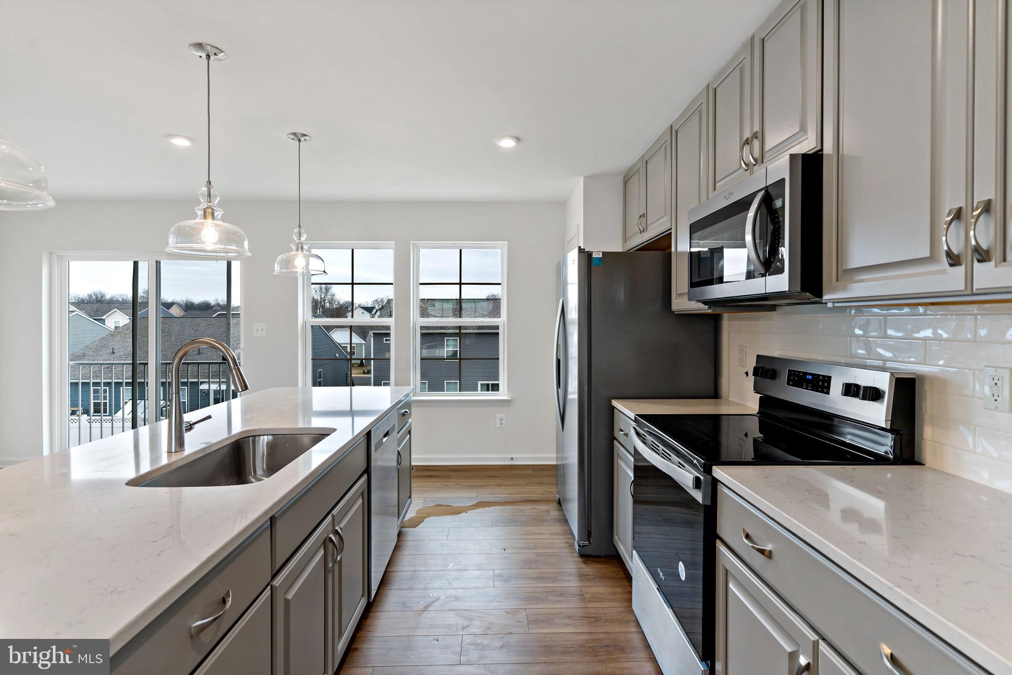 OVERLOOK AT RIVERSIDE TOWNHOMES - Residential