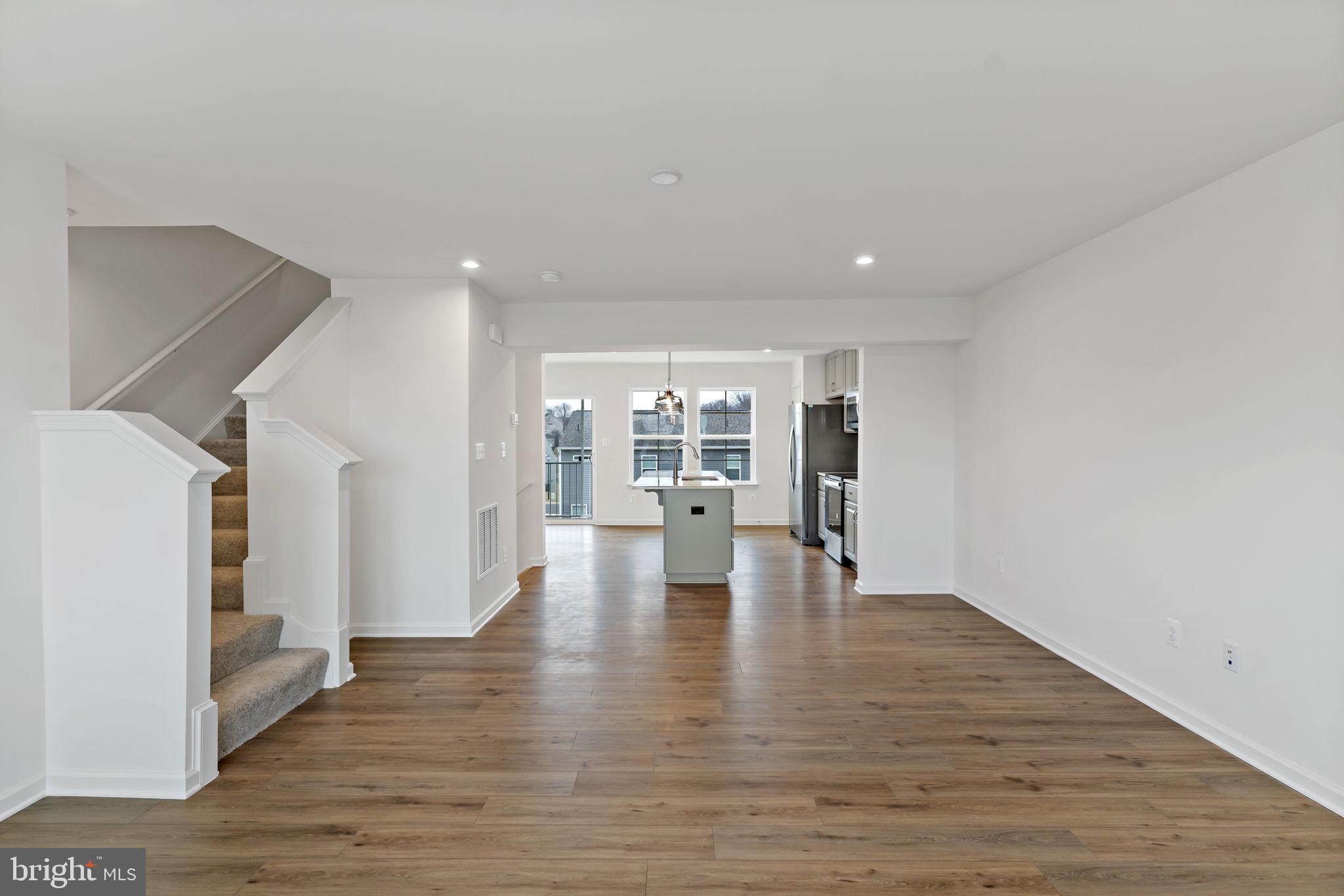 OVERLOOK AT RIVERSIDE TOWNHOMES - Residential