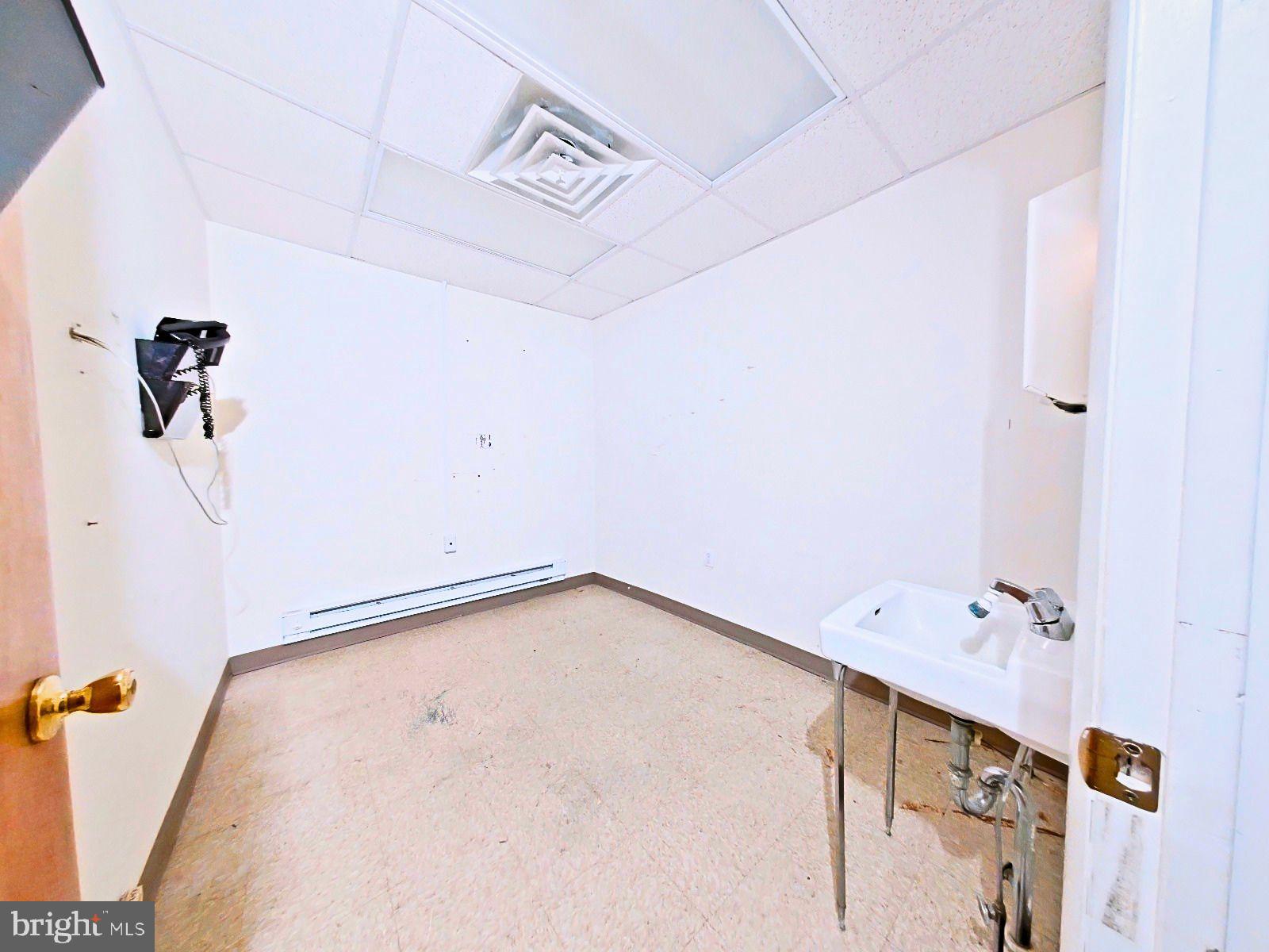 WEST OAK LANE - Commercial Sale