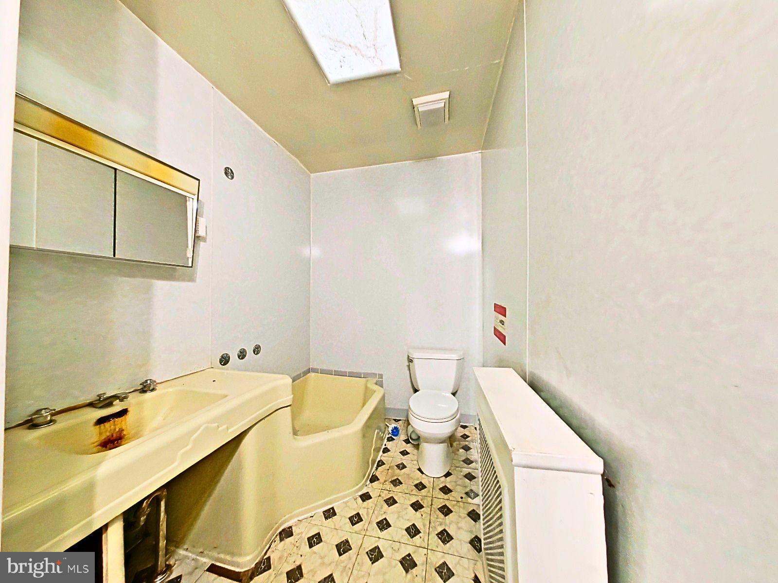 WEST OAK LANE - Commercial Sale