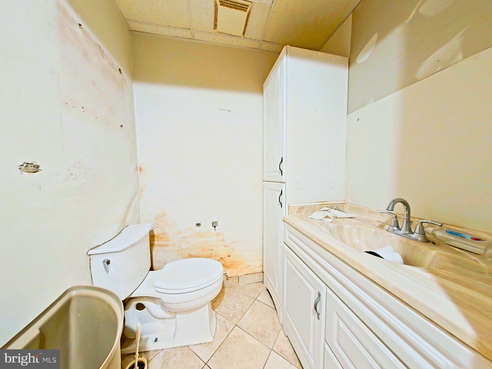 WEST OAK LANE - Commercial Sale
