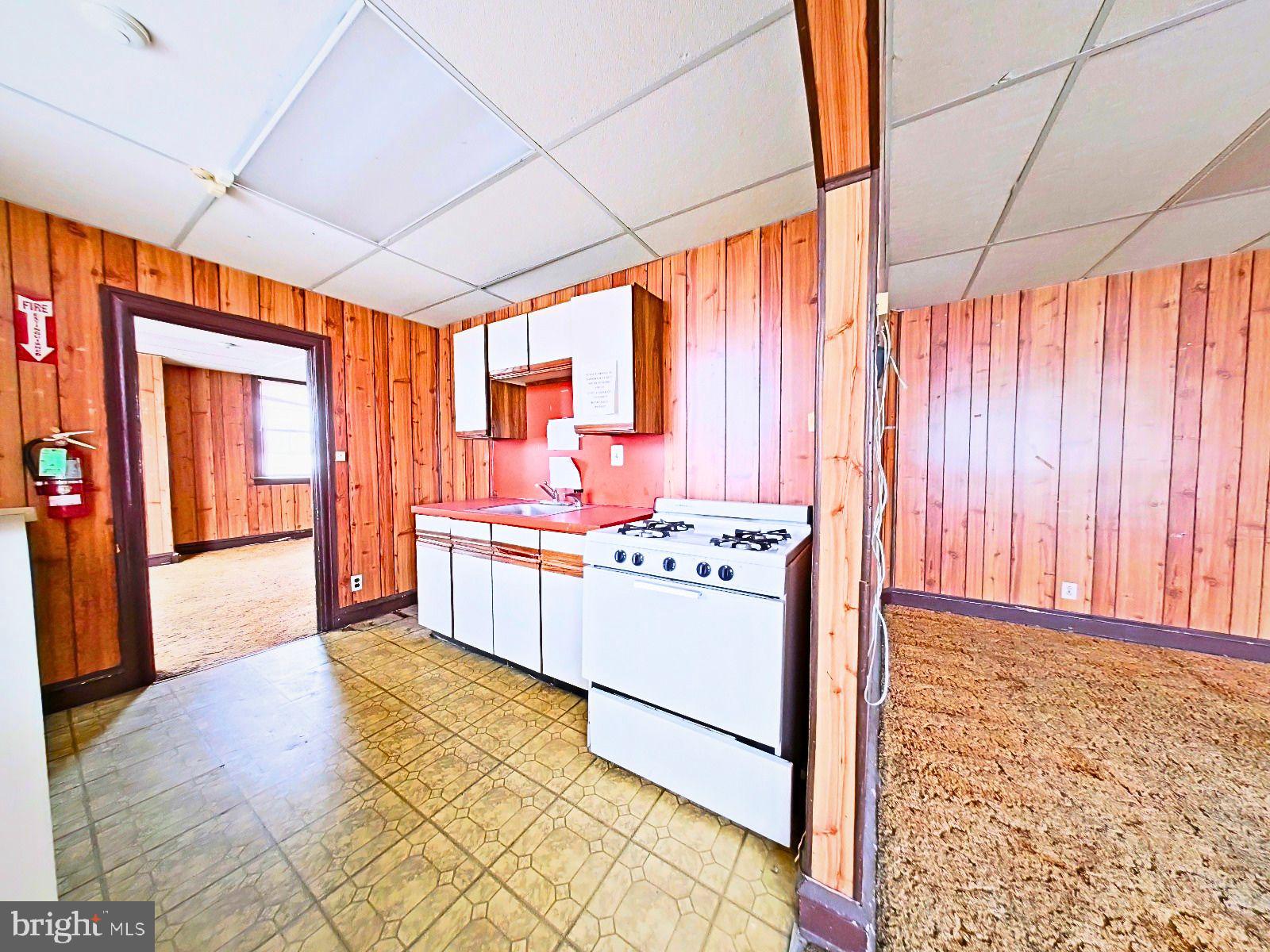WEST OAK LANE - Commercial Sale