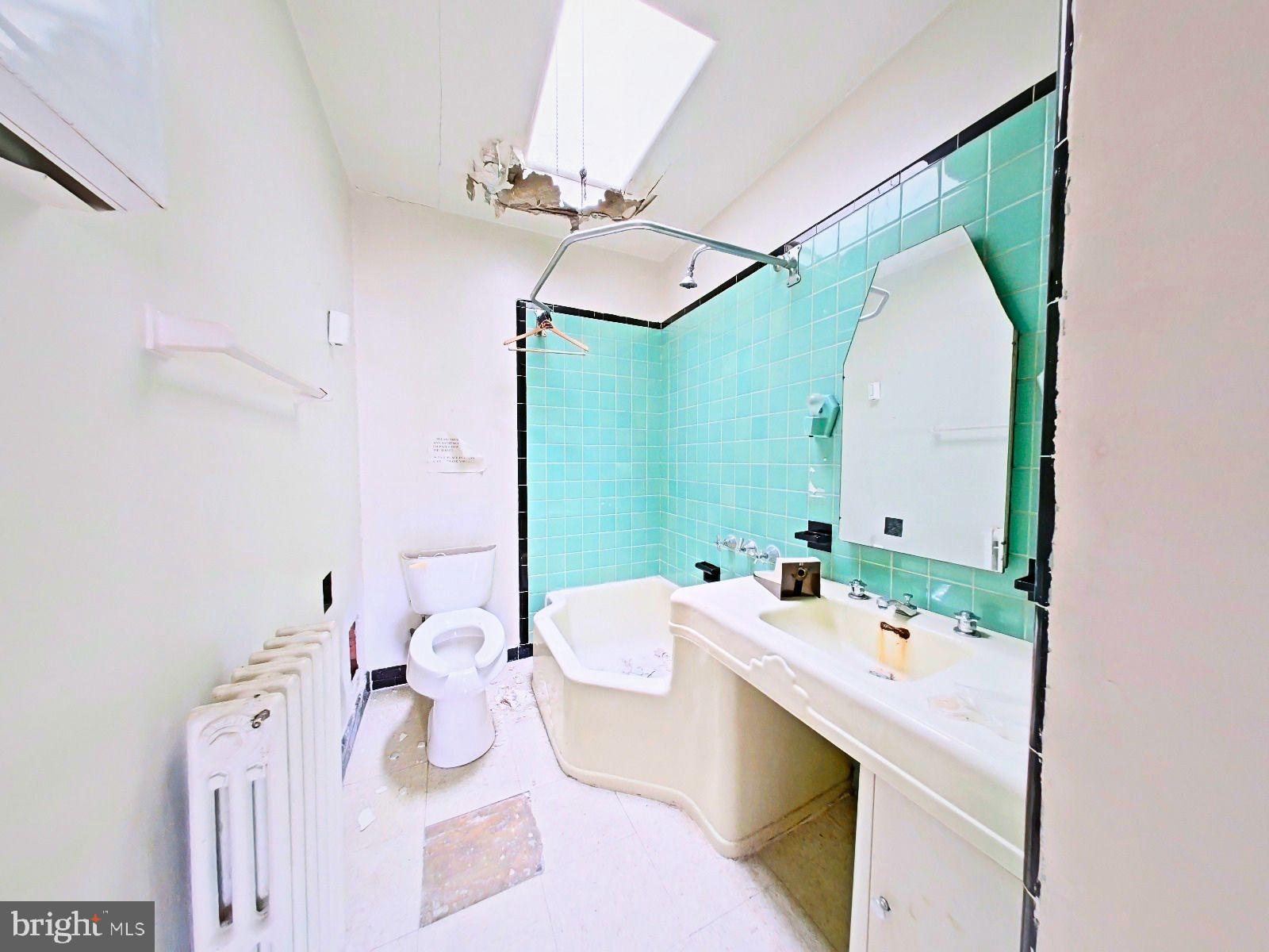 WEST OAK LANE - Commercial Sale