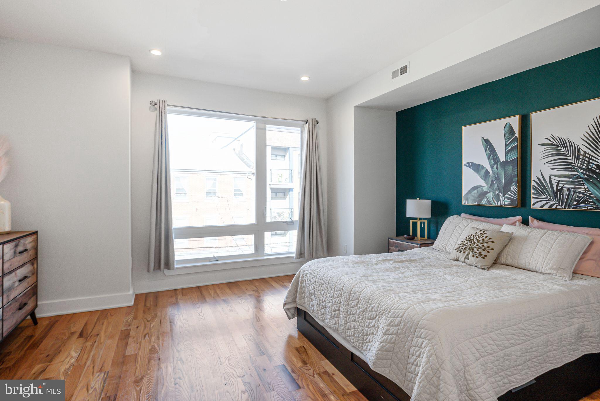 OLDE KENSINGTON - Residential Lease