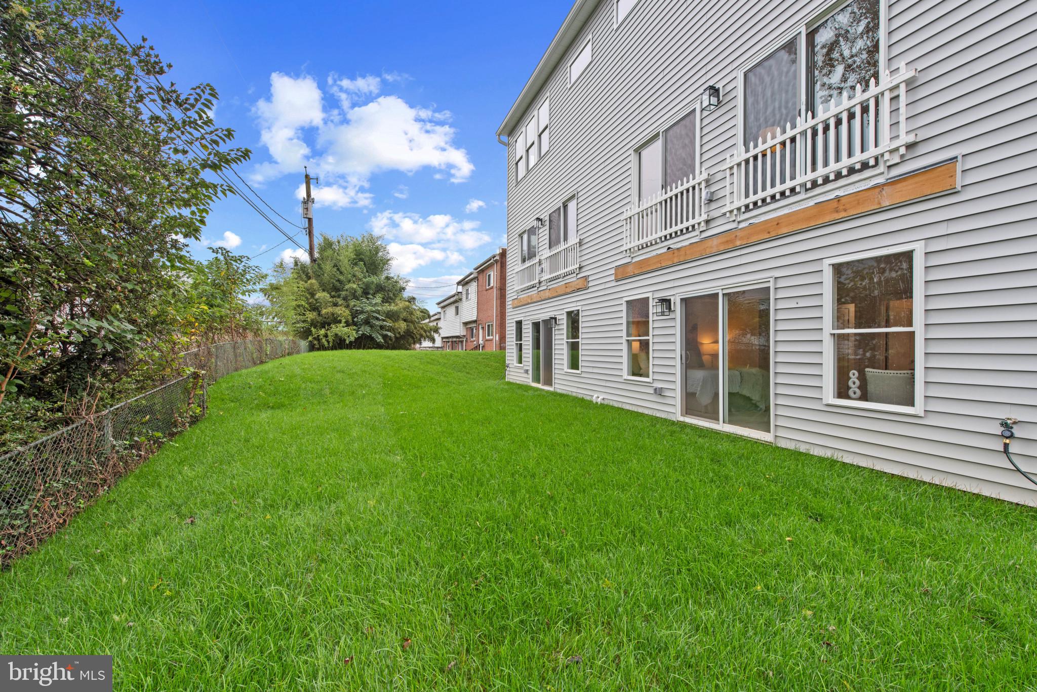 MEDFIELD - Residential