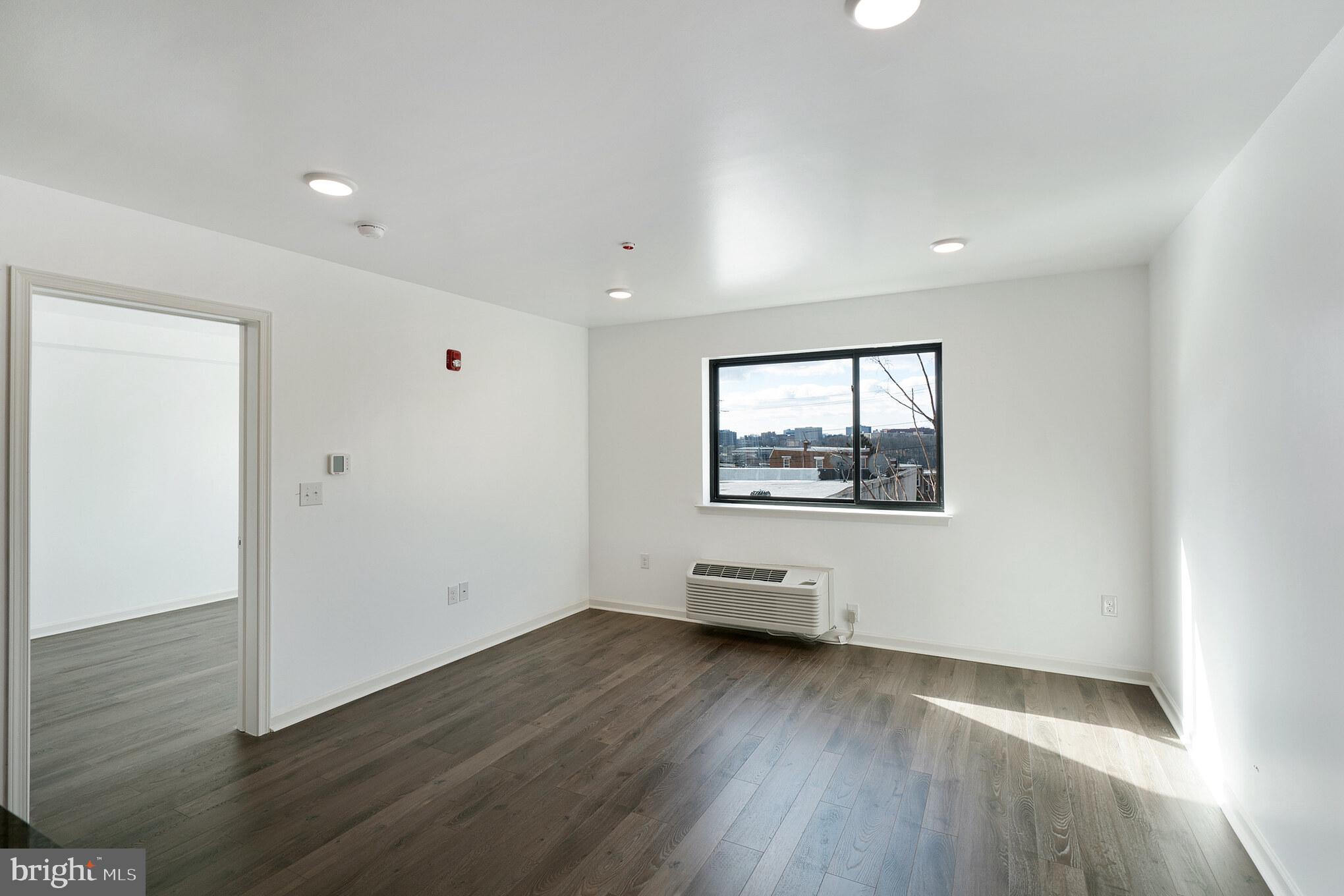 ROXBOROUGH - Residential Lease