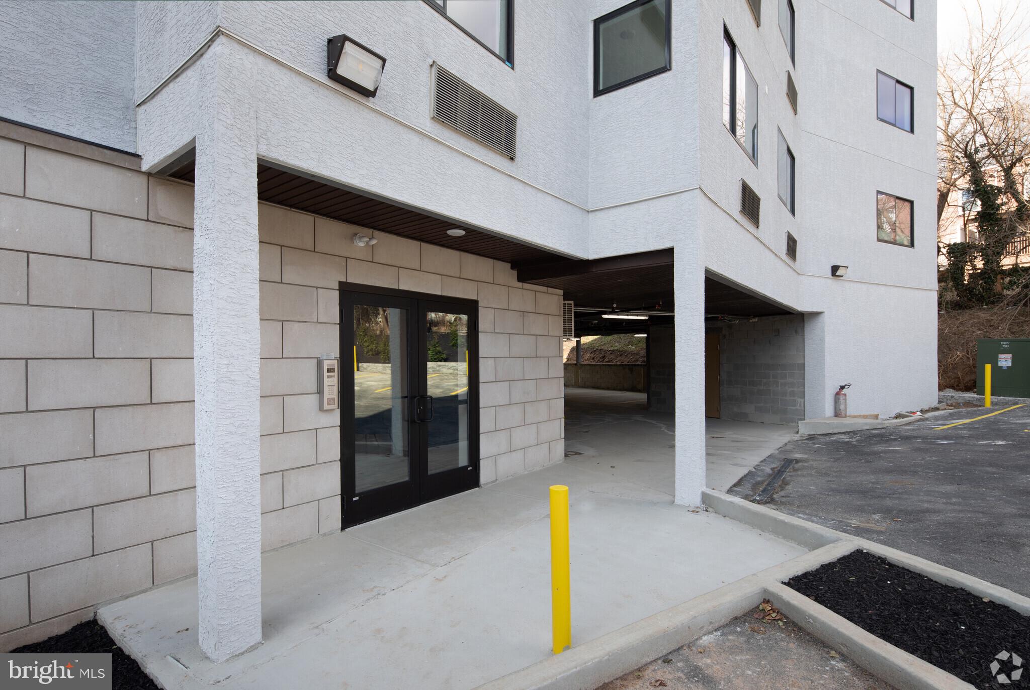 ROXBOROUGH - Residential Lease