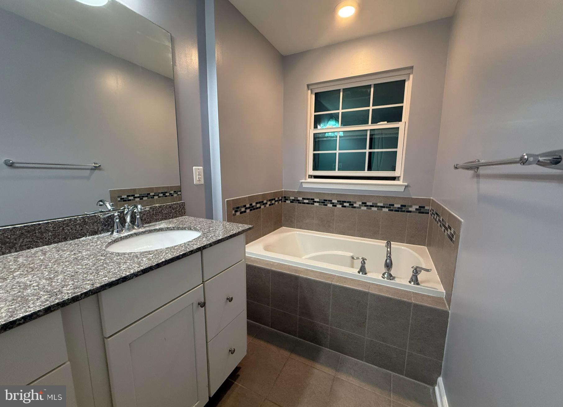 THE VILLAGE AT COURTHOUSE COMMONS - Residential Lease