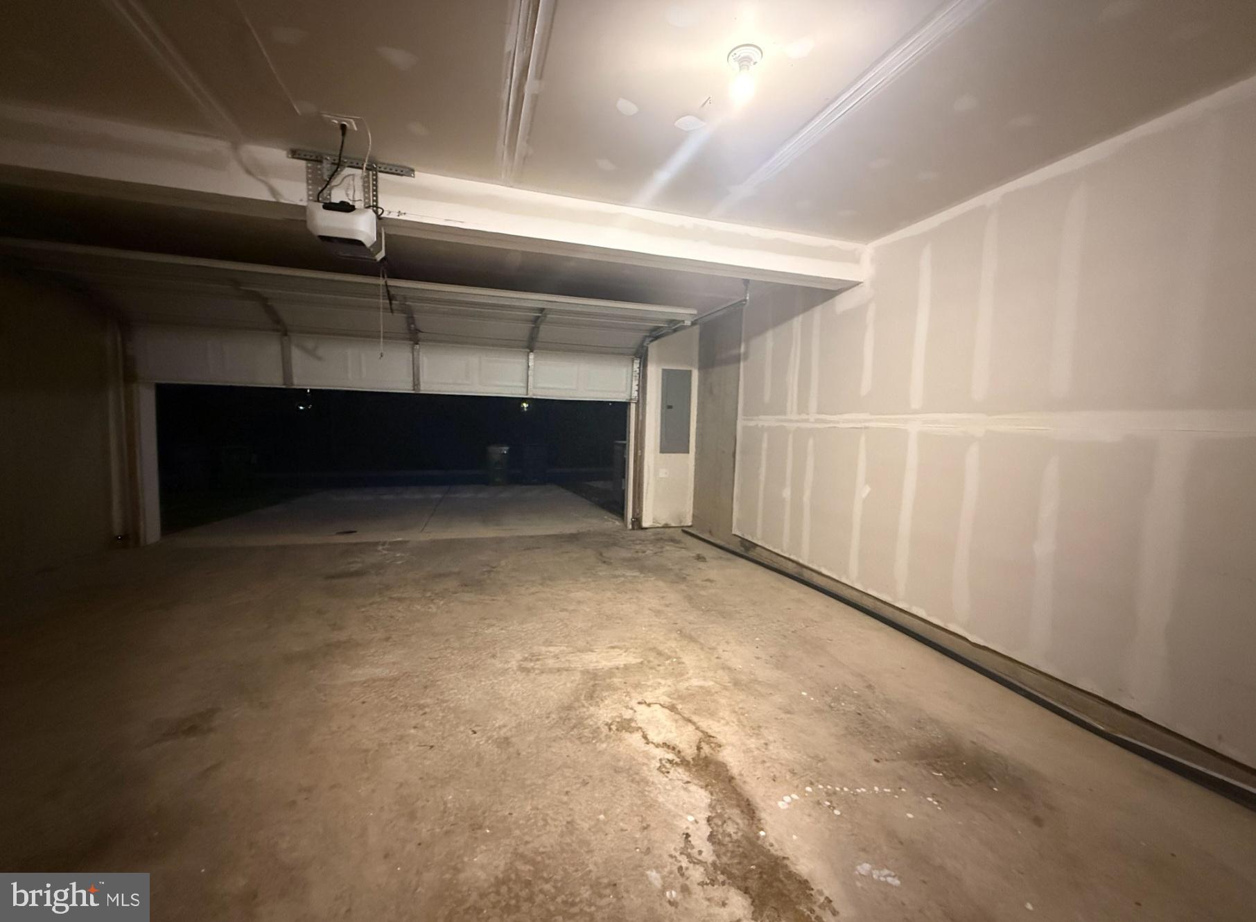 THE VILLAGE AT COURTHOUSE COMMONS - Residential Lease