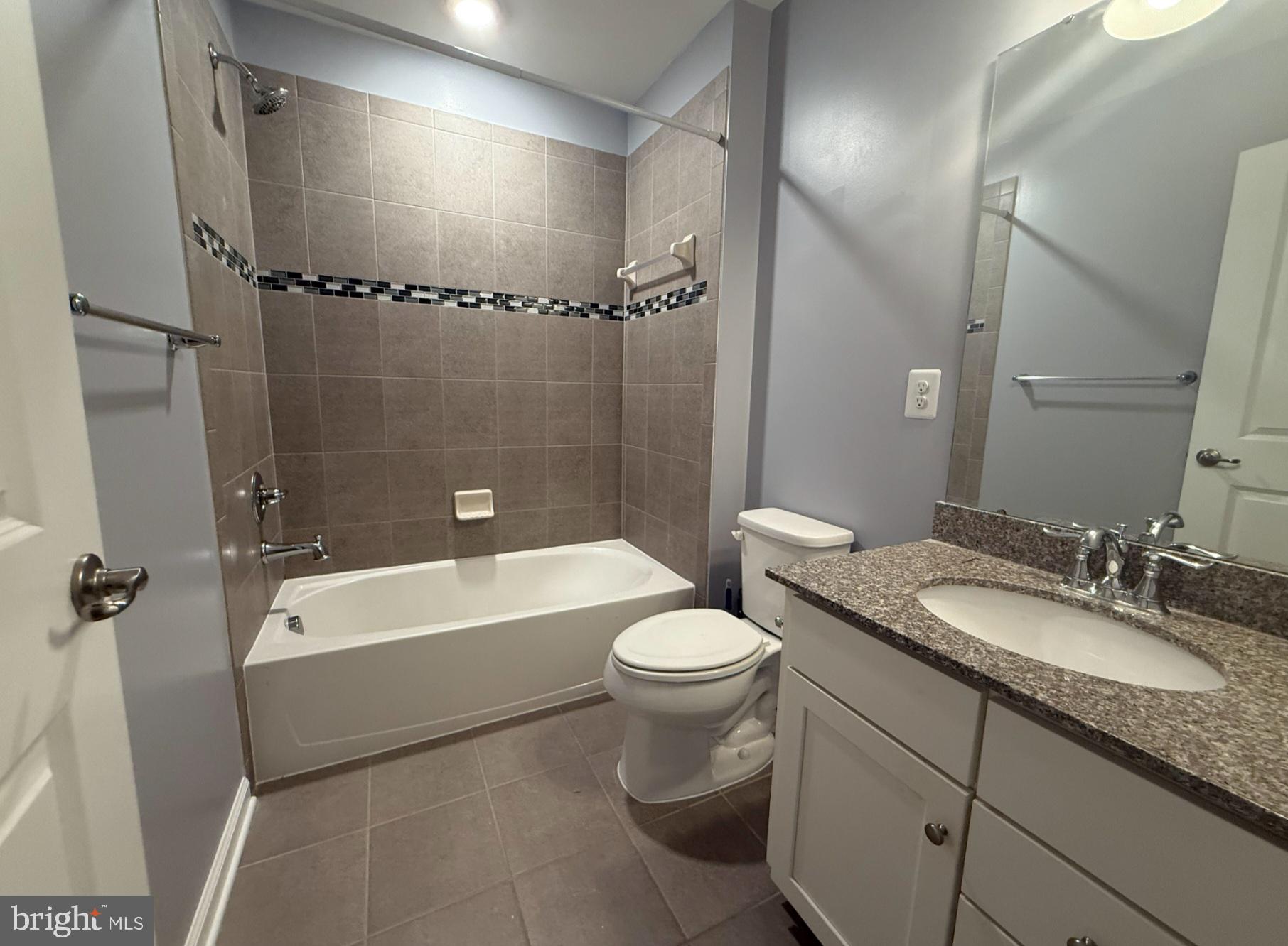 THE VILLAGE AT COURTHOUSE COMMONS - Residential Lease