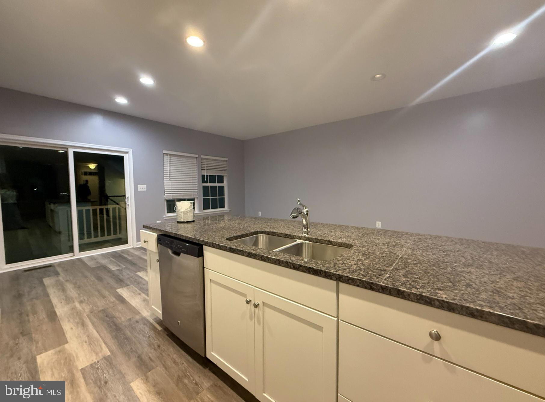 THE VILLAGE AT COURTHOUSE COMMONS - Residential Lease