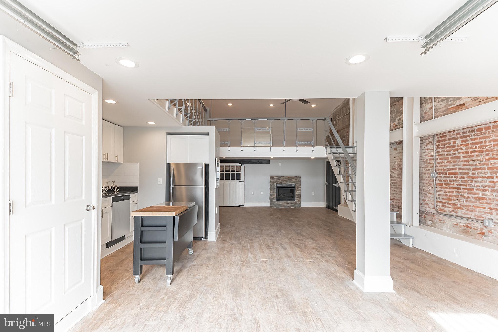 OLD CITY - Commercial Sale