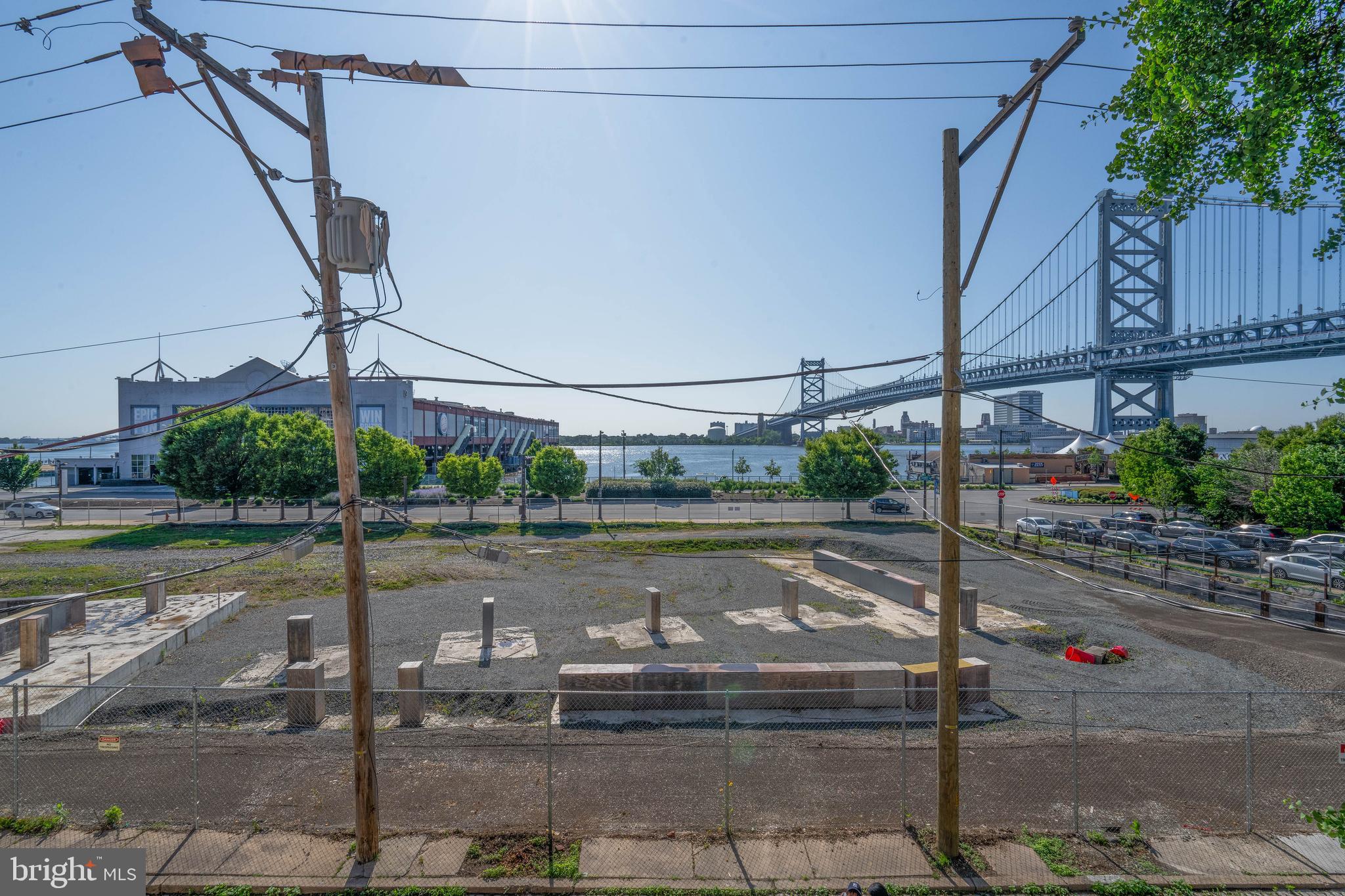 OLD CITY - Commercial Sale