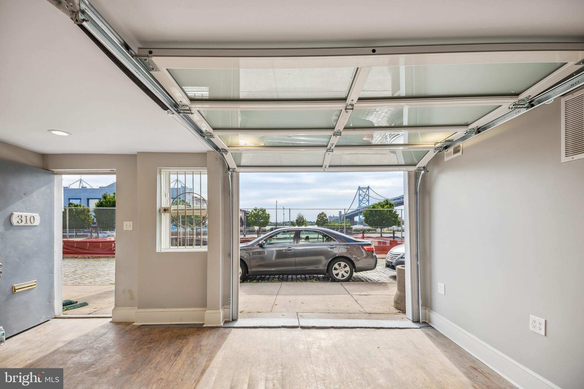 OLD CITY - Commercial Sale