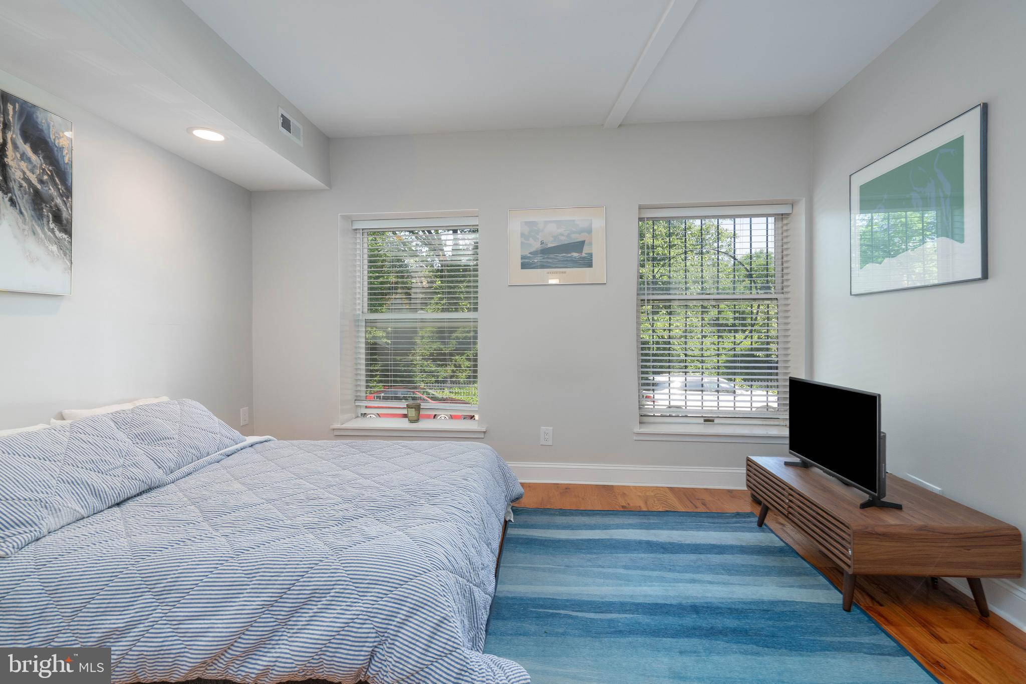 OLD CITY - Commercial Sale