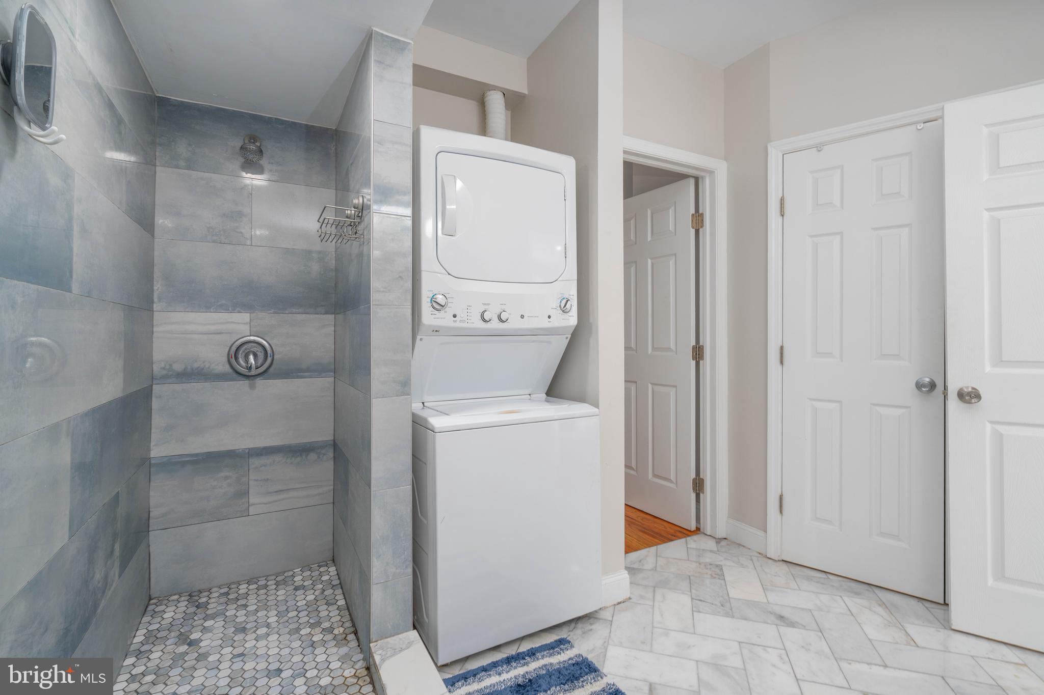 OLD CITY - Commercial Sale