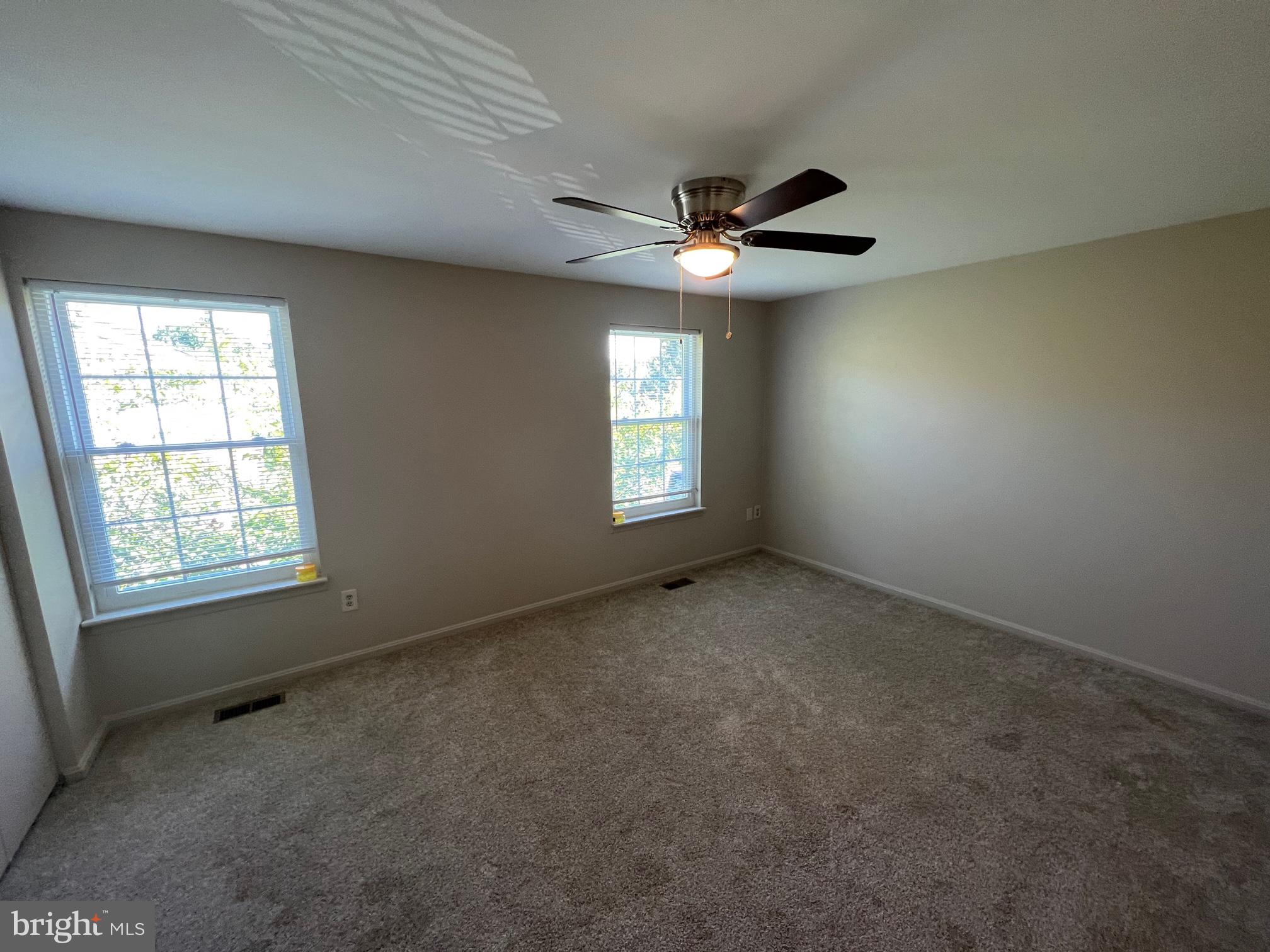 RIVERSIDE - Residential Lease