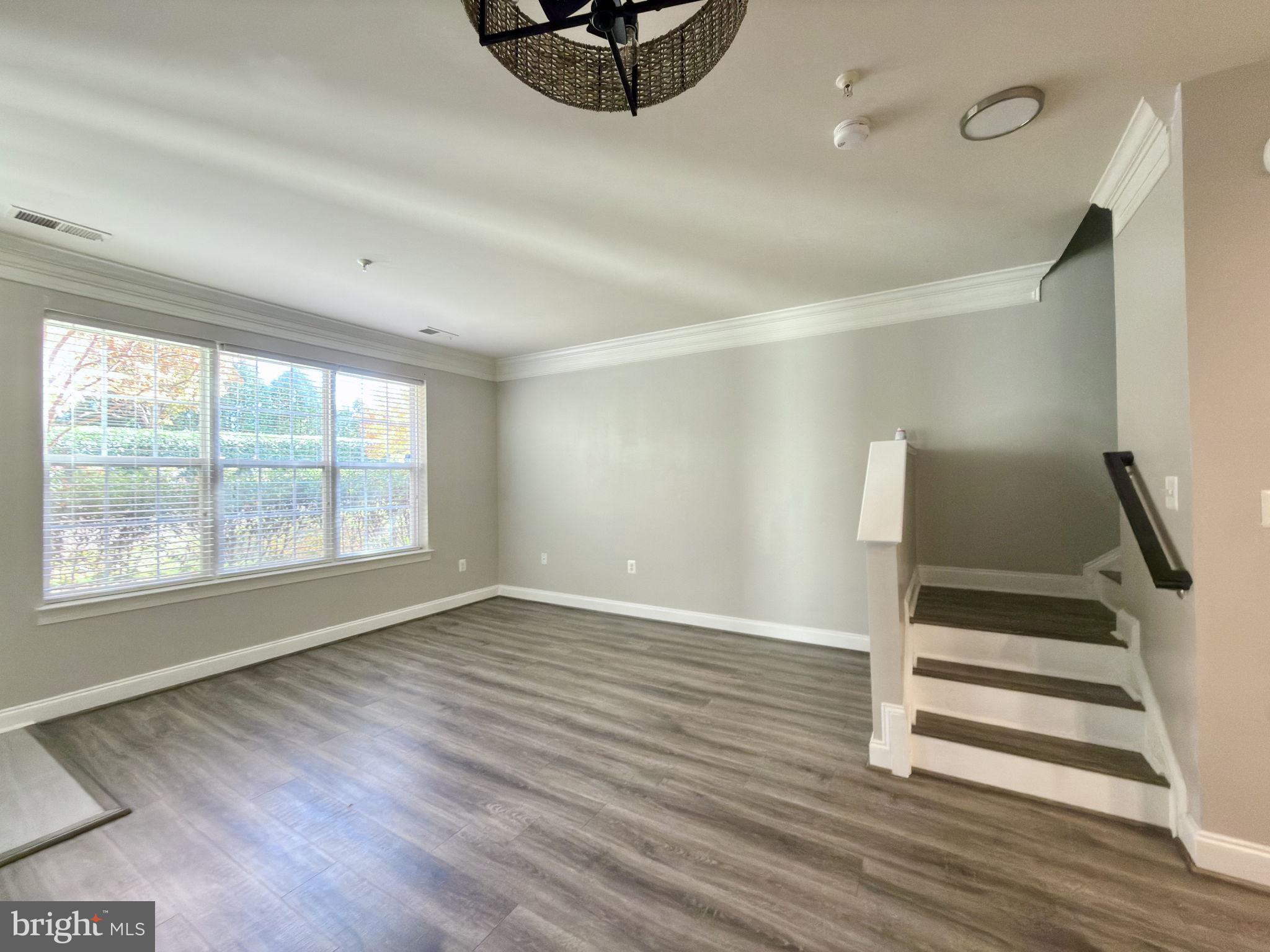 HIGHLANDS CIRCLE CONDOMINIUM - Residential Lease