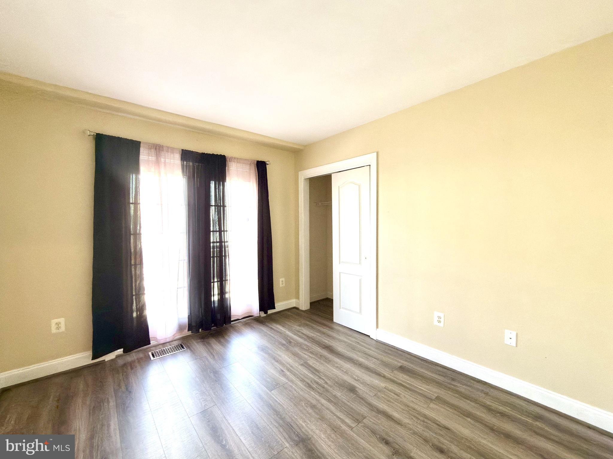 HIGHLANDS CIRCLE CONDOMINIUM - Residential Lease