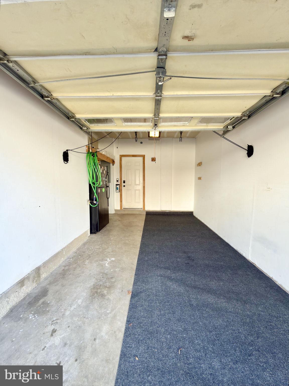 HIGHLANDS CIRCLE CONDOMINIUM - Residential Lease