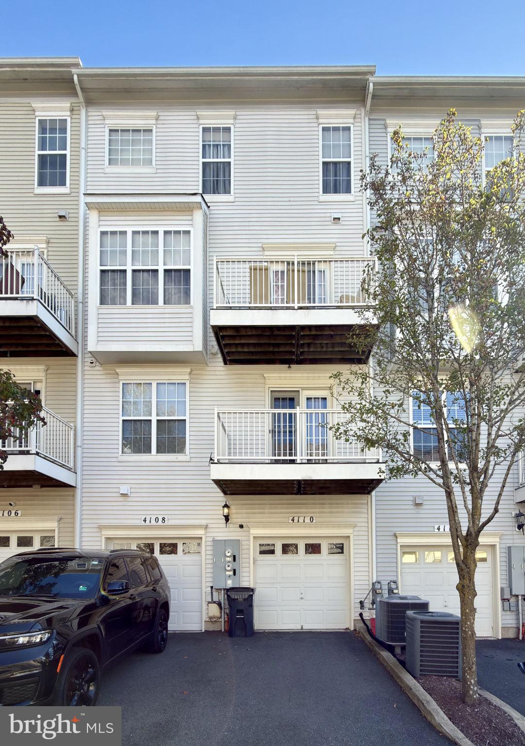 HIGHLANDS CIRCLE CONDOMINIUM - Residential Lease