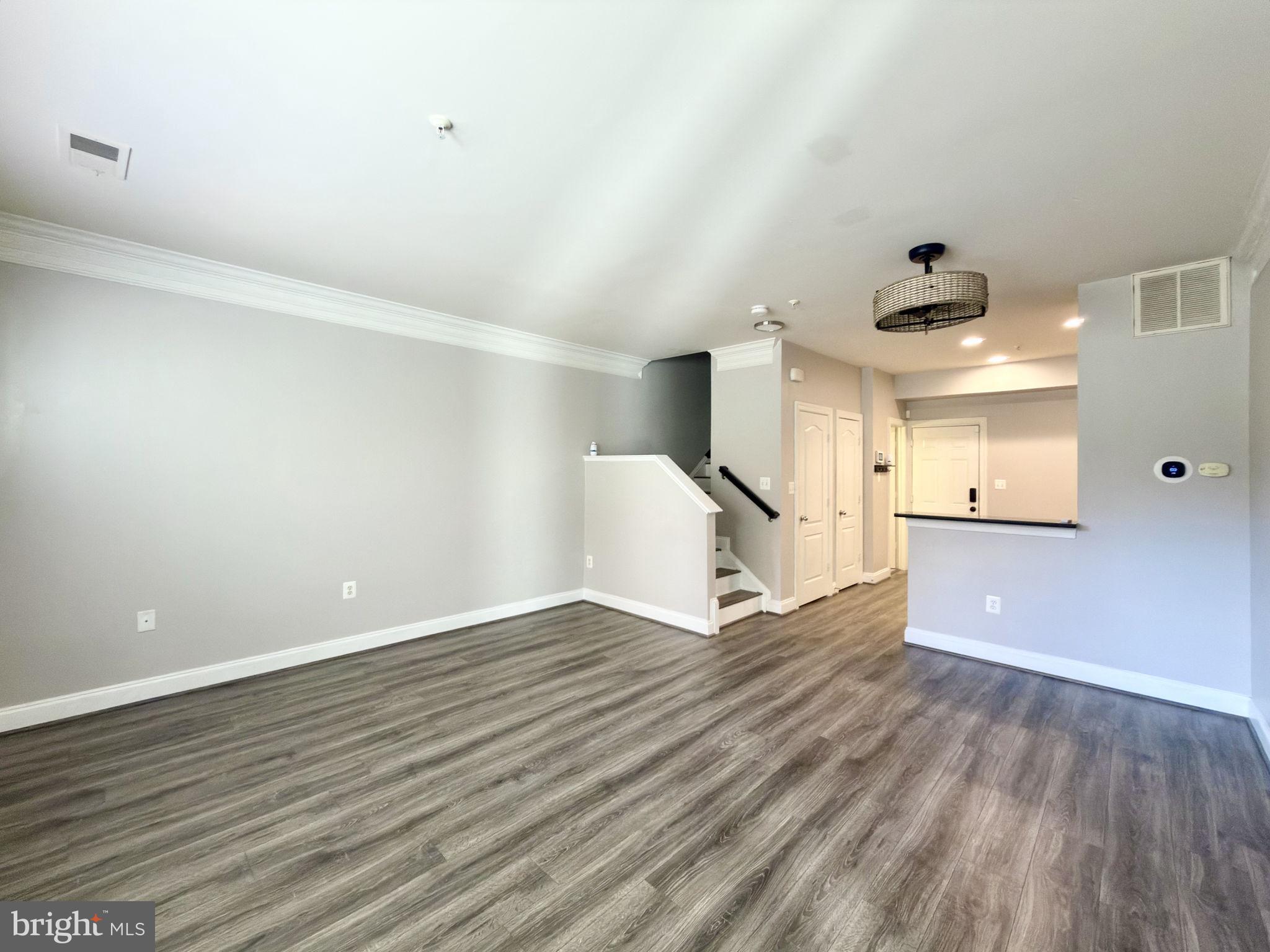 HIGHLANDS CIRCLE CONDOMINIUM - Residential Lease