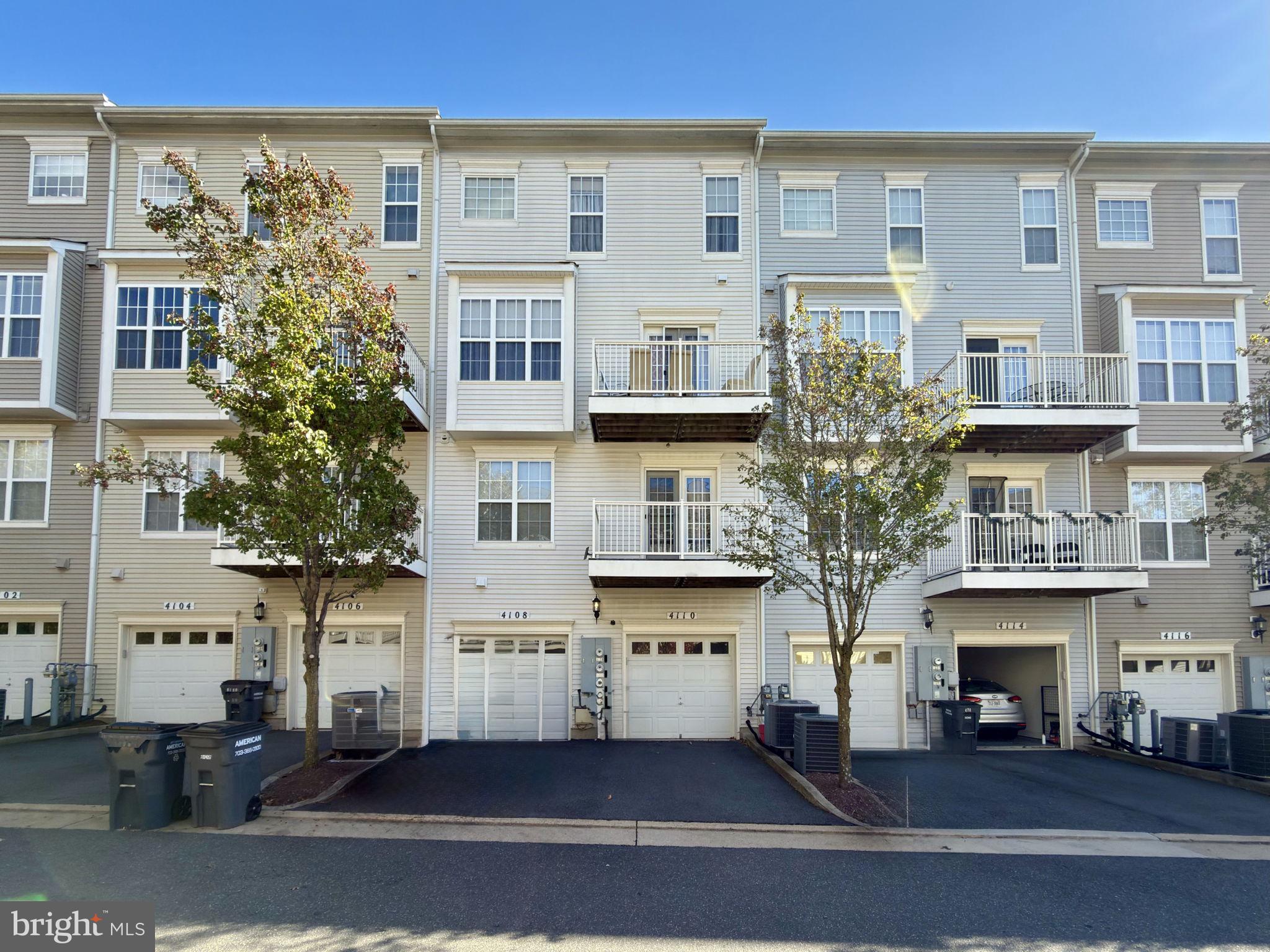 HIGHLANDS CIRCLE CONDOMINIUM - Residential Lease