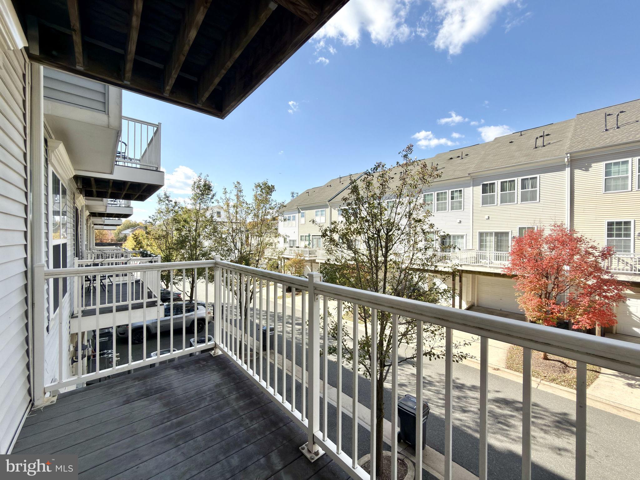 HIGHLANDS CIRCLE CONDOMINIUM - Residential Lease