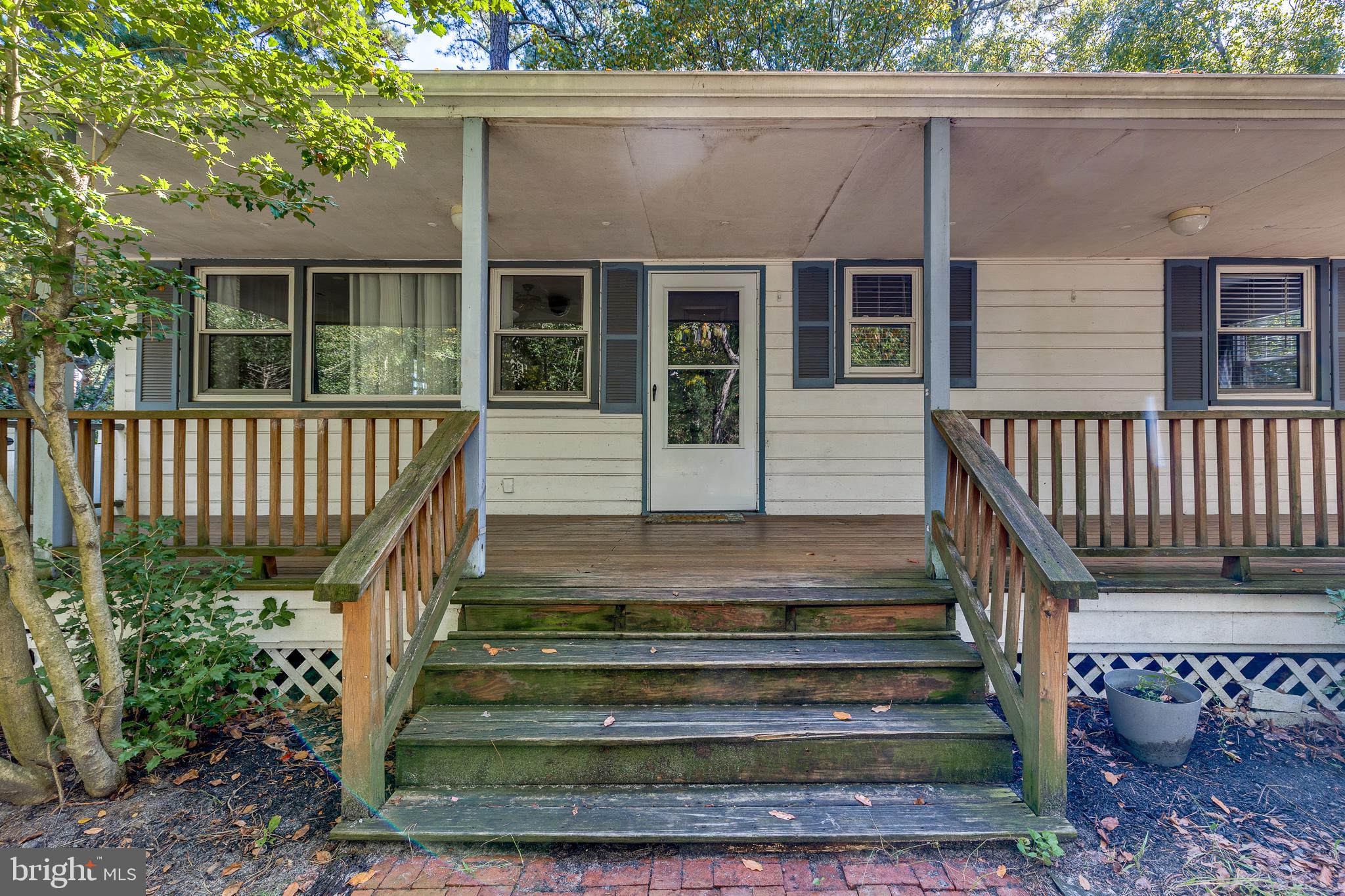 106 PINE BOULEVARD