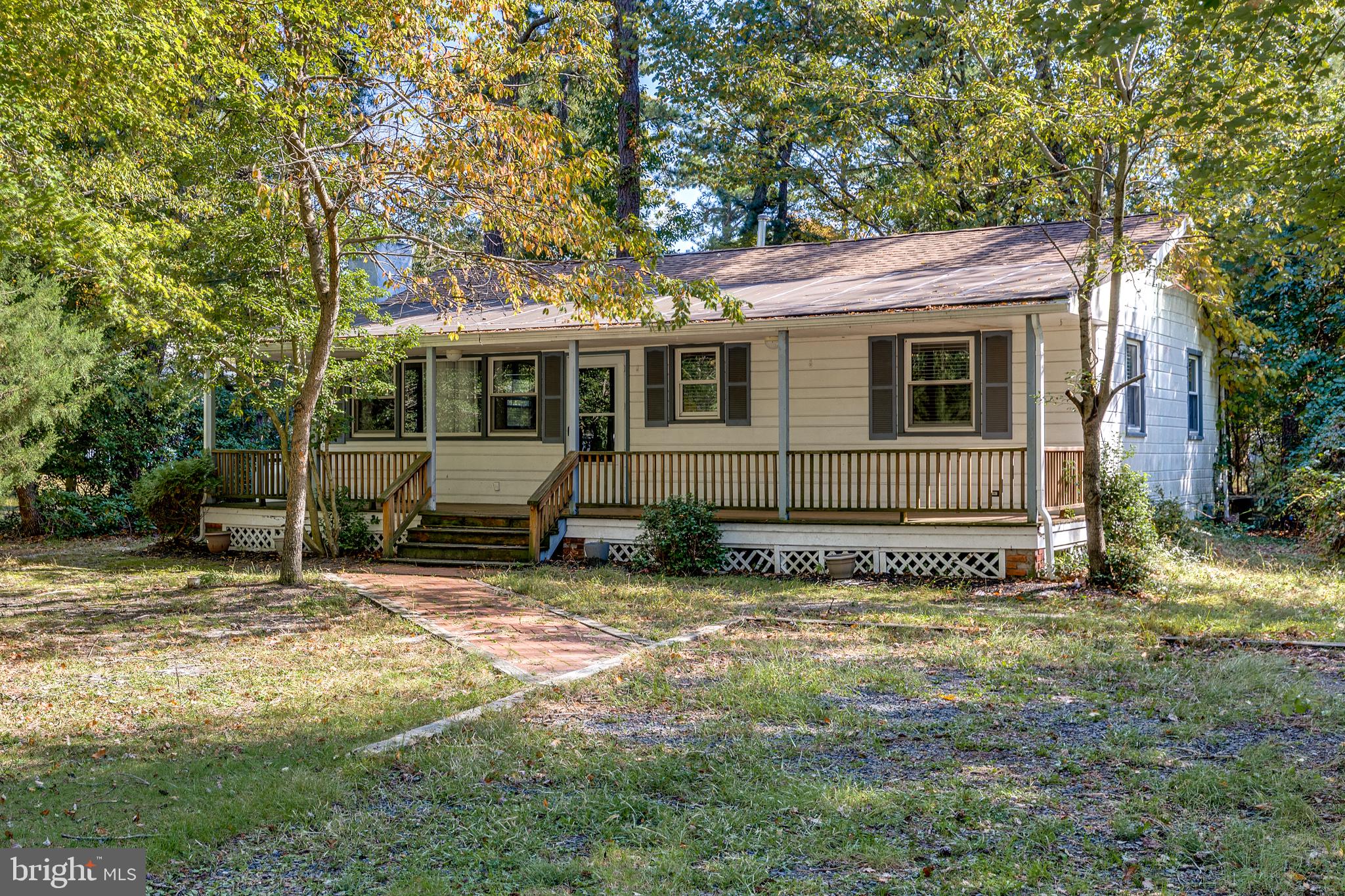 106 PINE BOULEVARD