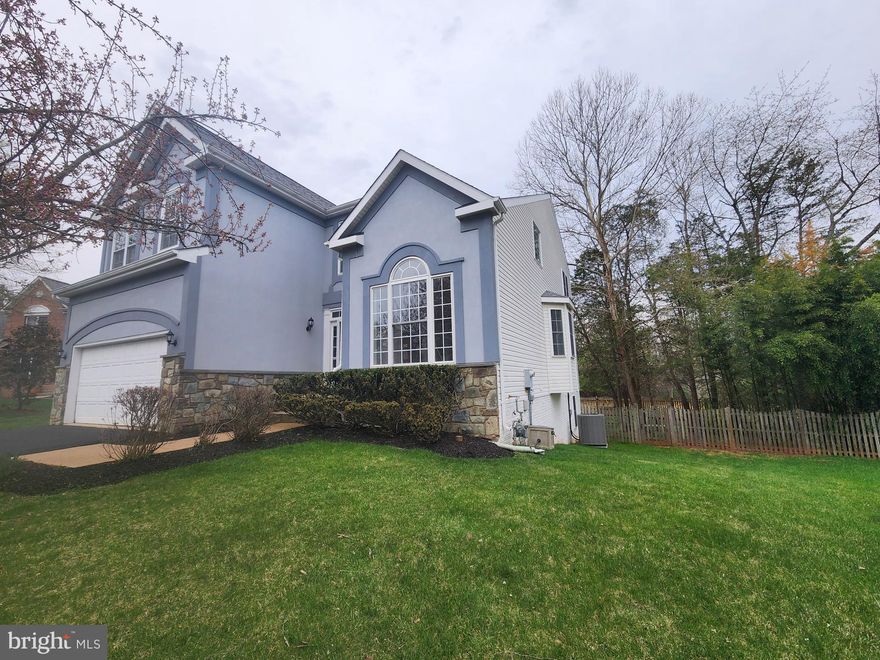 Amazing opportunity to rent in the sought after Holly Knoll community of Great Falls! and within Langley HS pyramid. 18 Months minimum rental period.  NVAR rental application along with proof of income please. Thank you very much for showing.