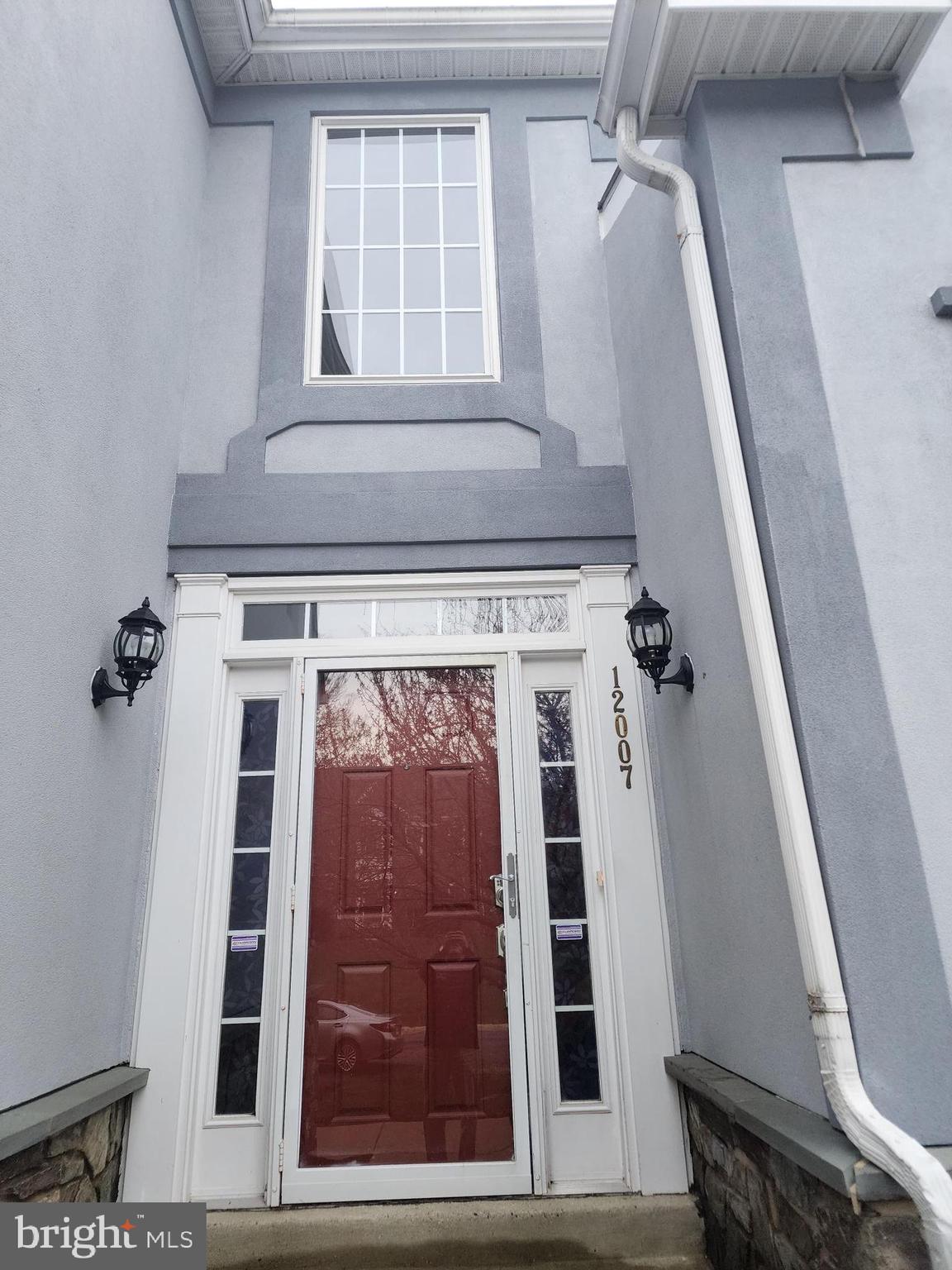 HOLLY KNOLL - Residential Lease