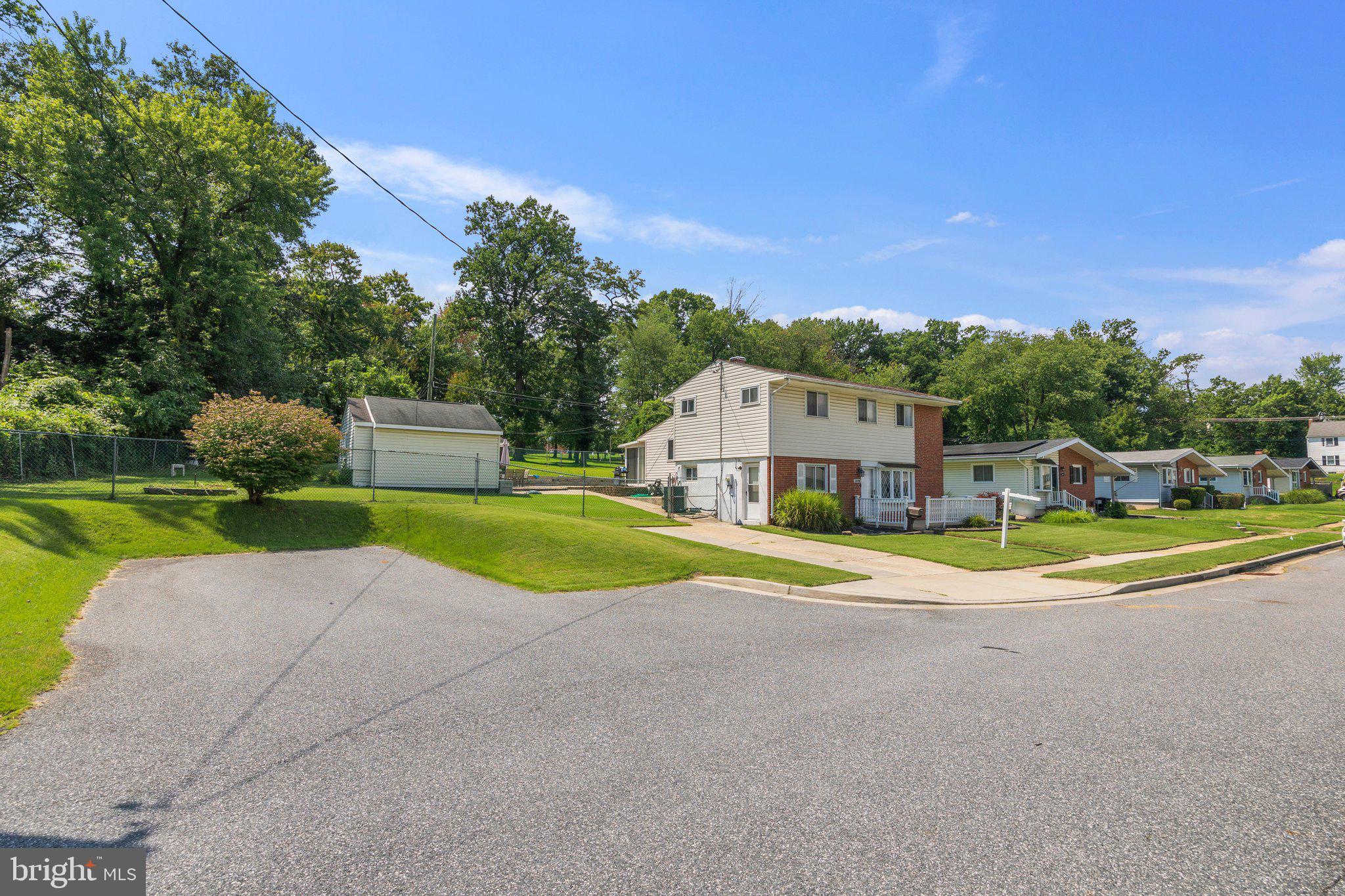 5608 HUNTSMOOR ROAD