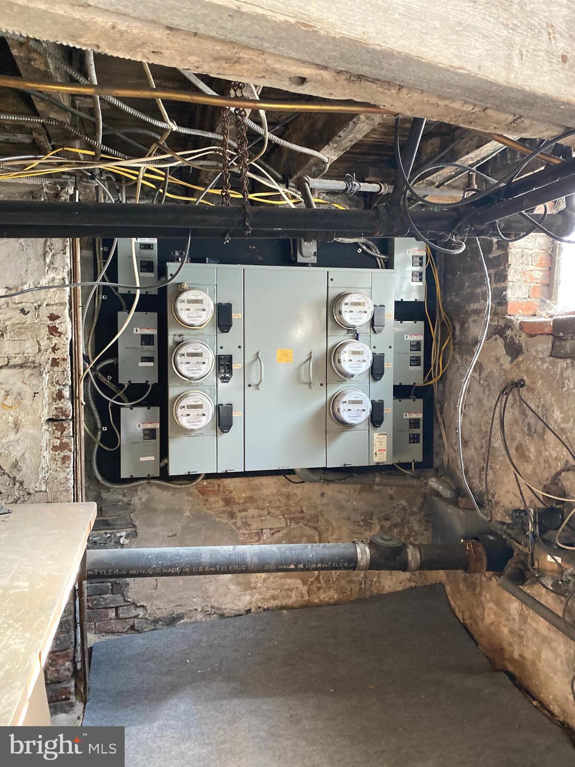 WASHINGTON SQ WEST - Commercial Sale