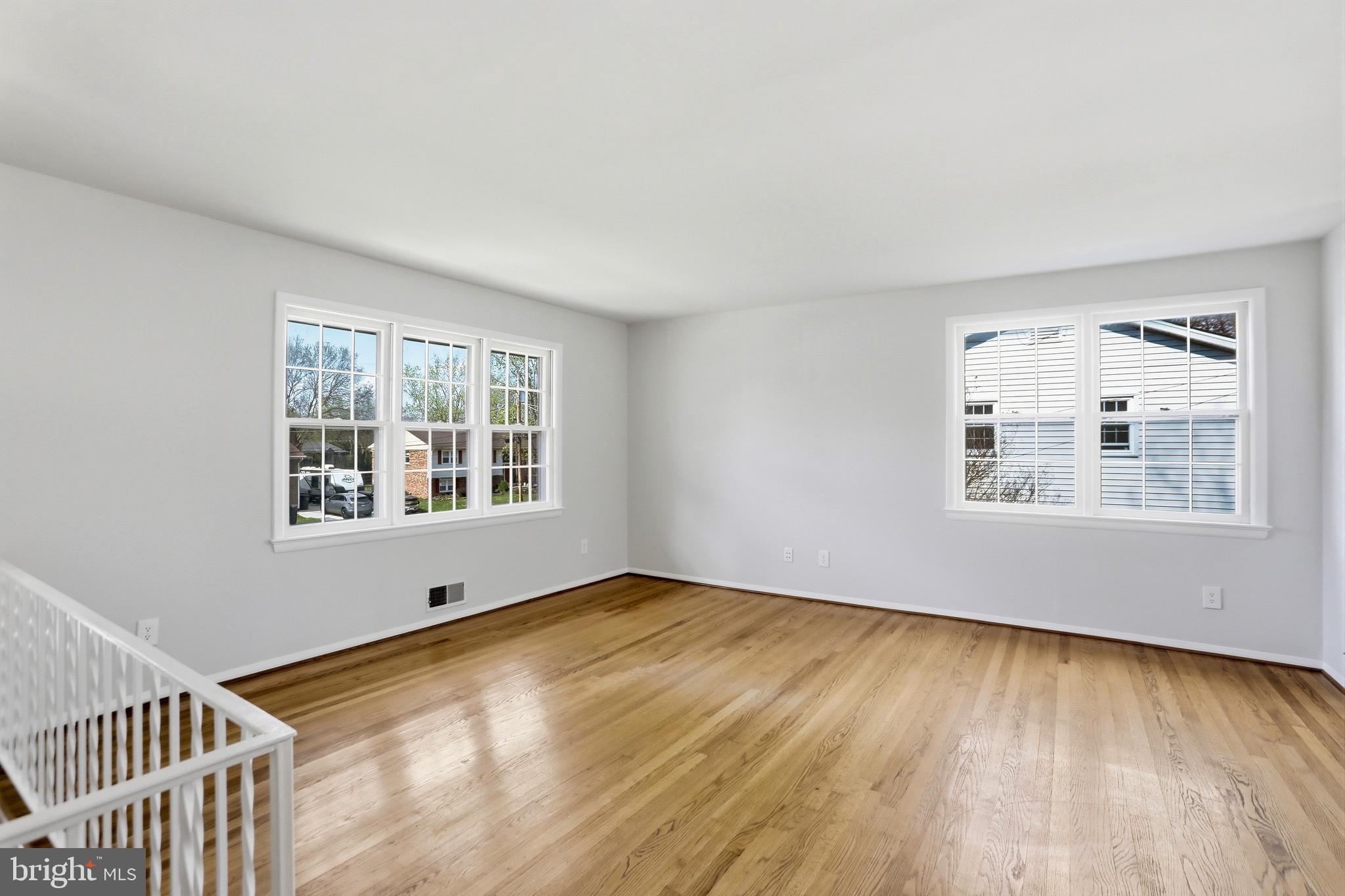 COUNTRY CLUB MANOR - Residential