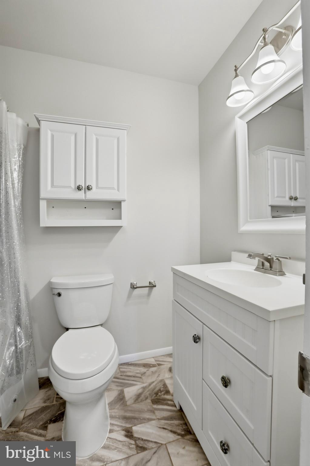 COUNTRY CLUB MANOR - Residential