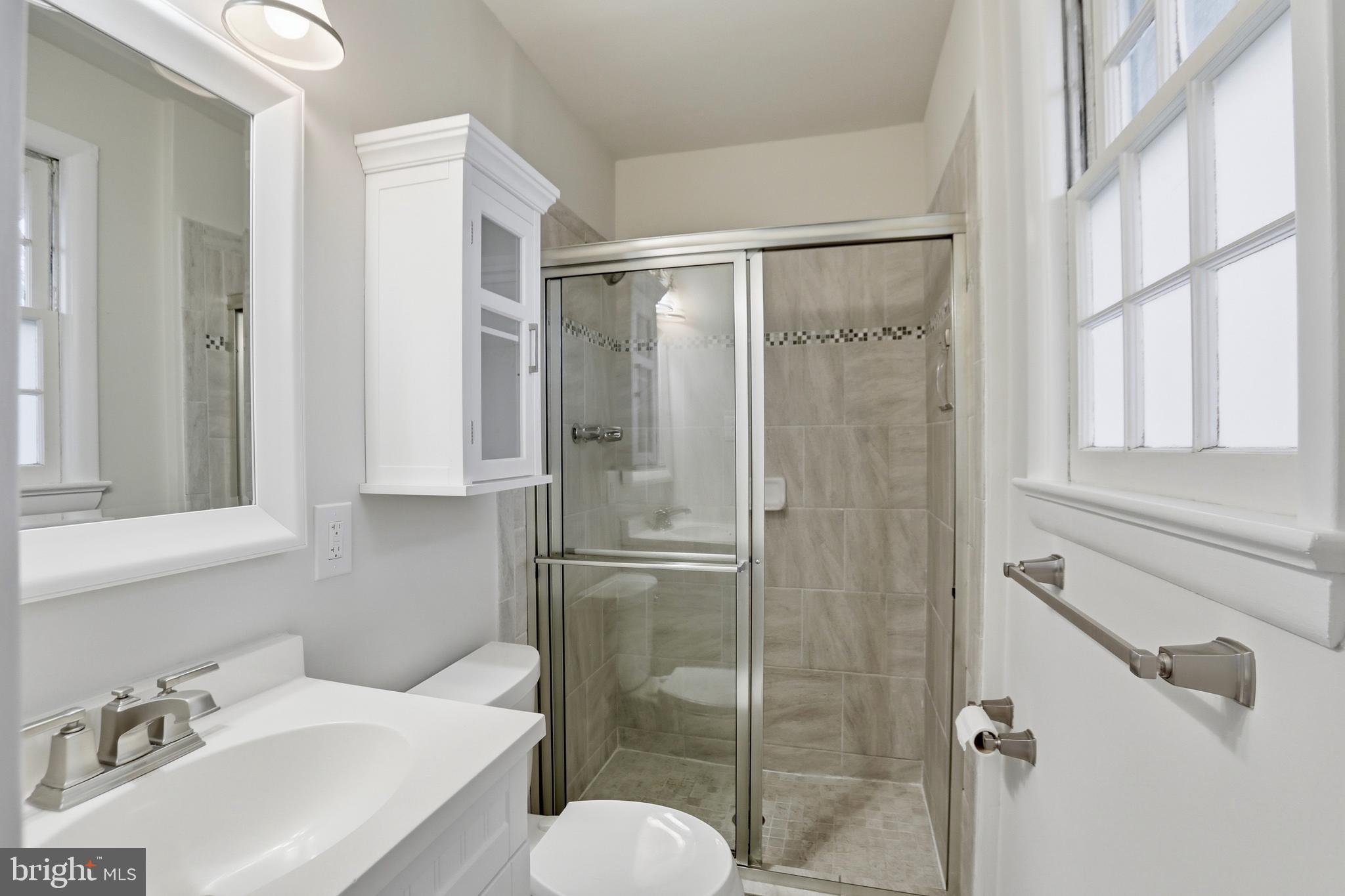 COUNTRY CLUB MANOR - Residential