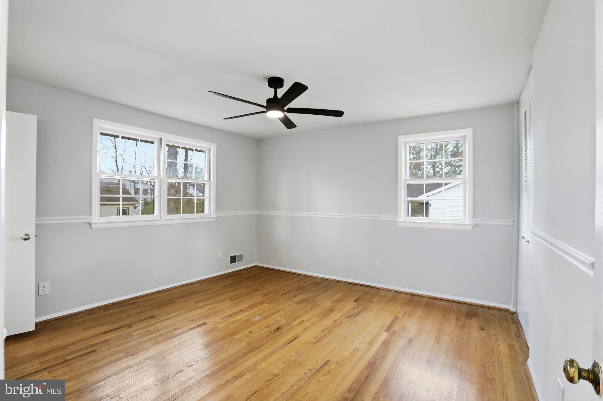 COUNTRY CLUB MANOR - Residential