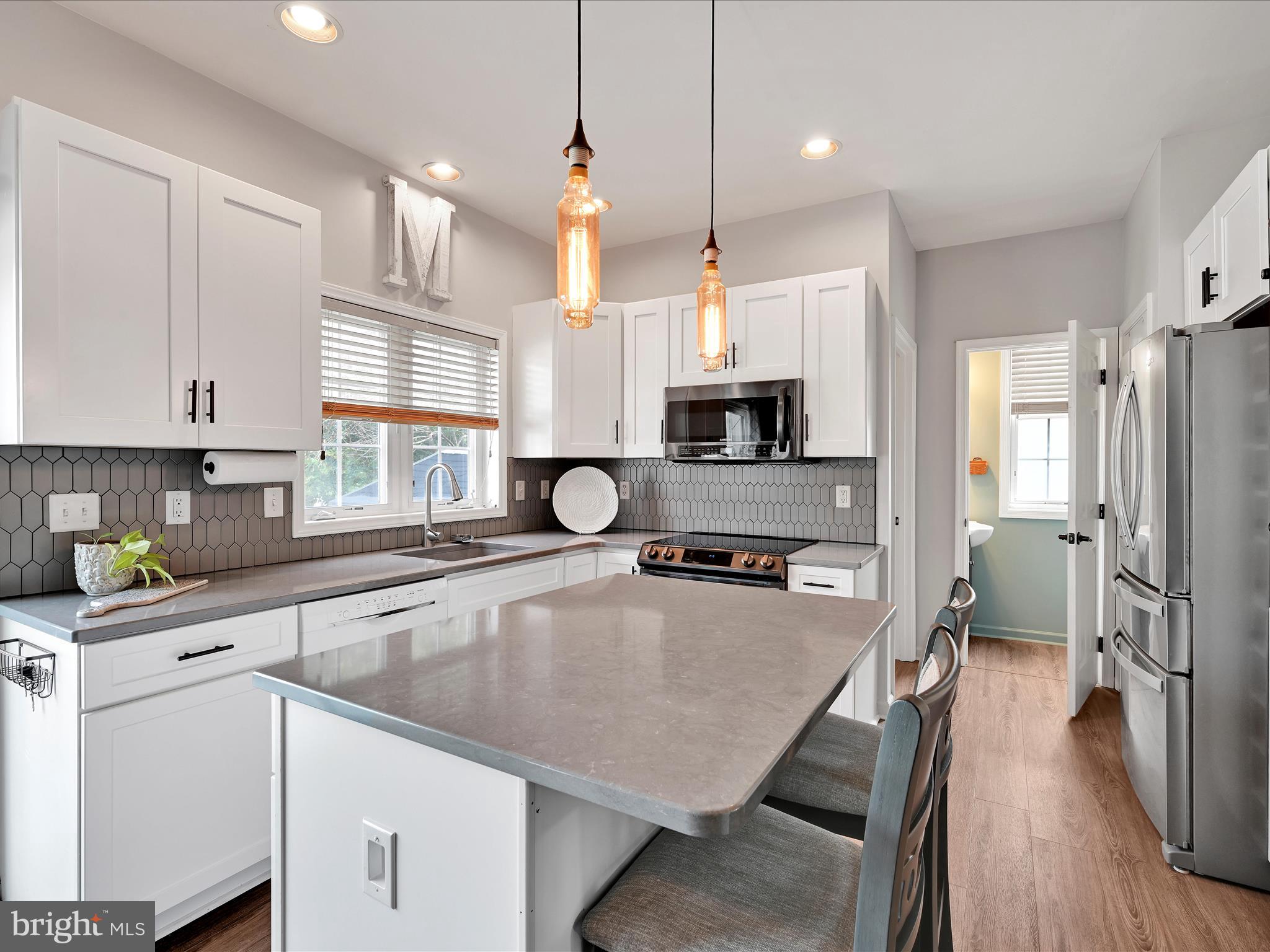 NEWPORT SQUARE - Residential