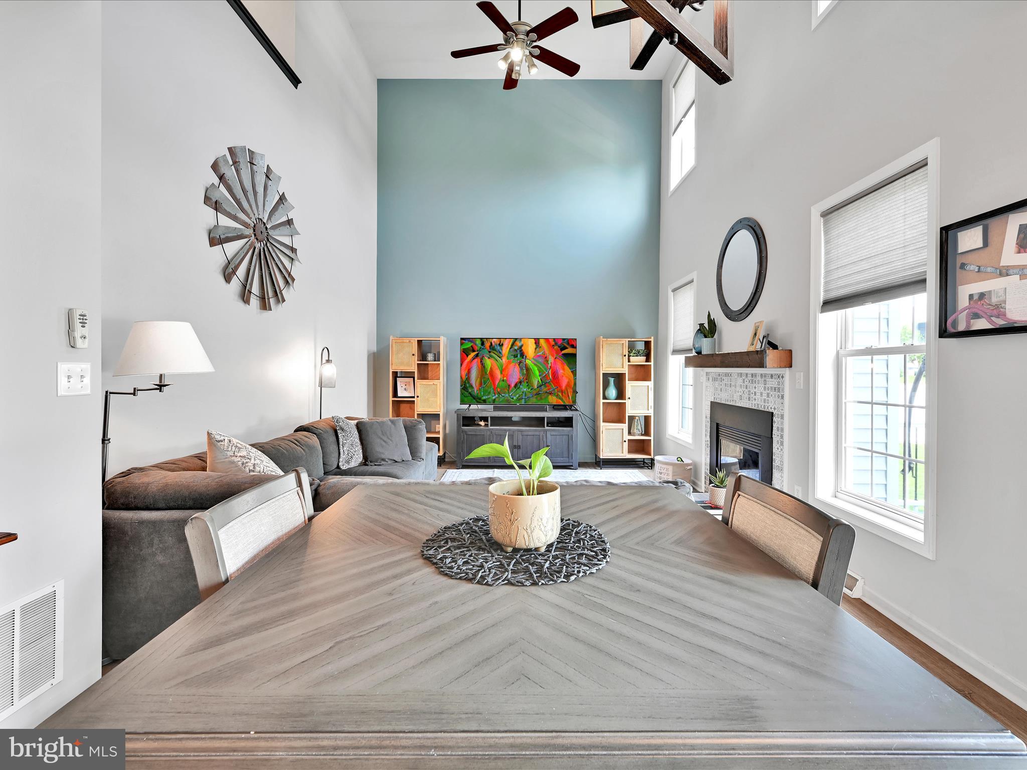 NEWPORT SQUARE - Residential