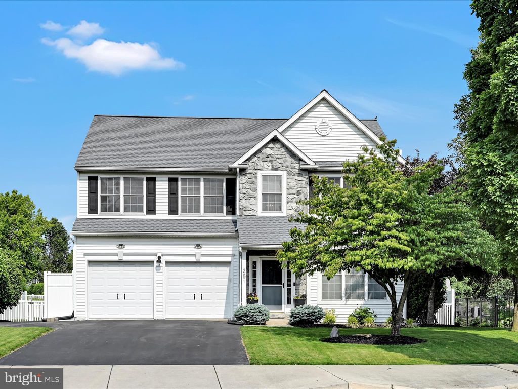 Photo of 251 N Oak Street, LITITZ, PA 17543 (MLS # PALA2071012)