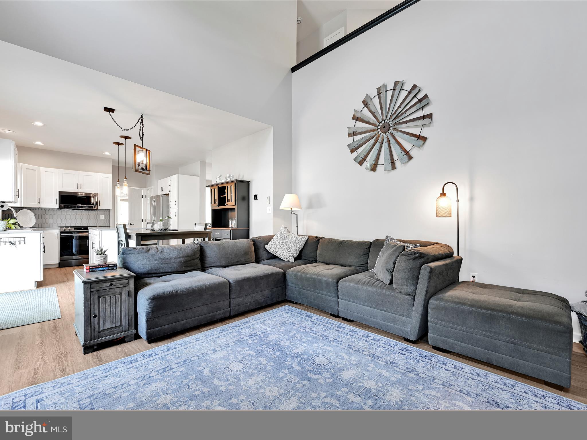 NEWPORT SQUARE - Residential