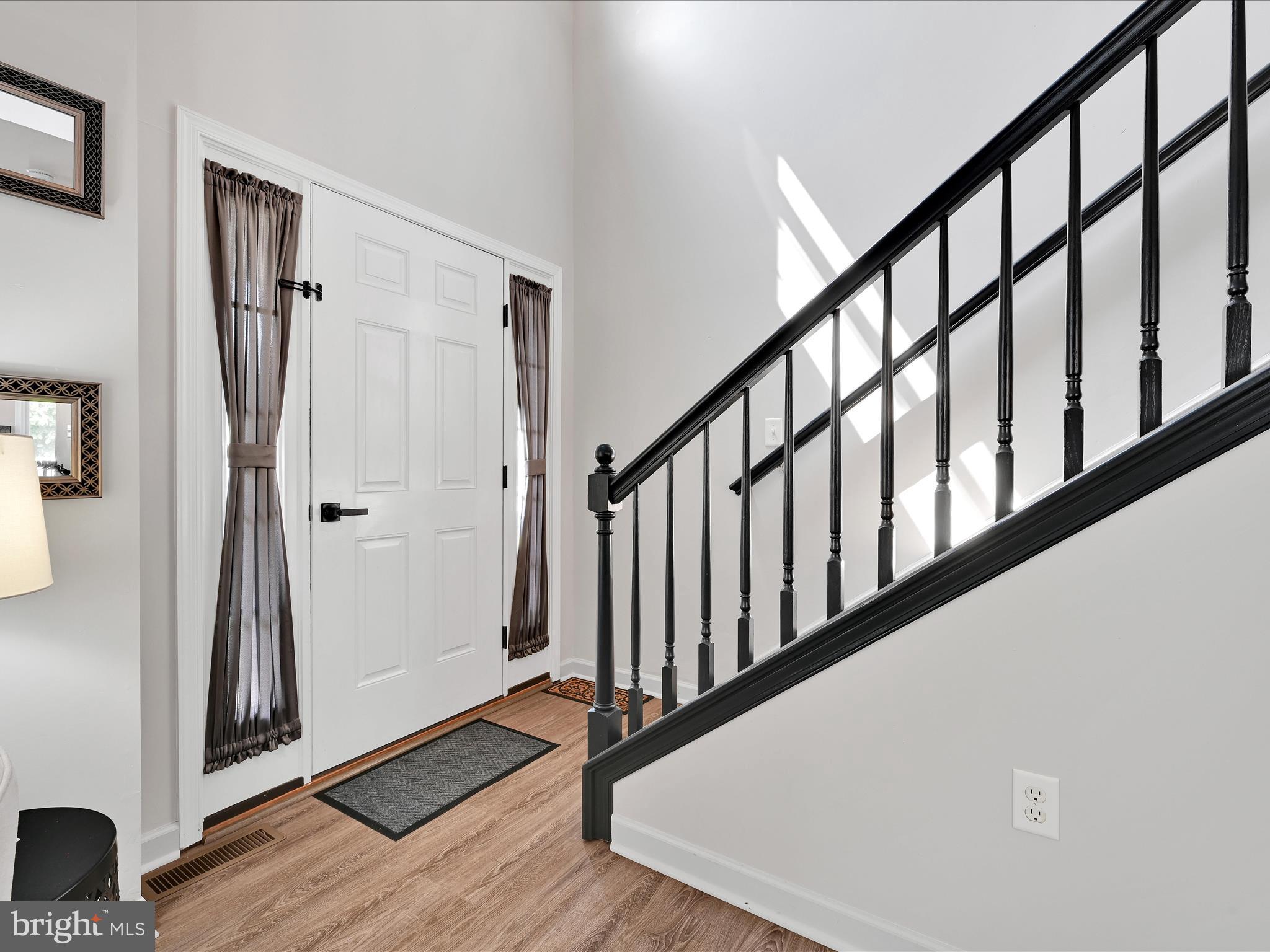 NEWPORT SQUARE - Residential
