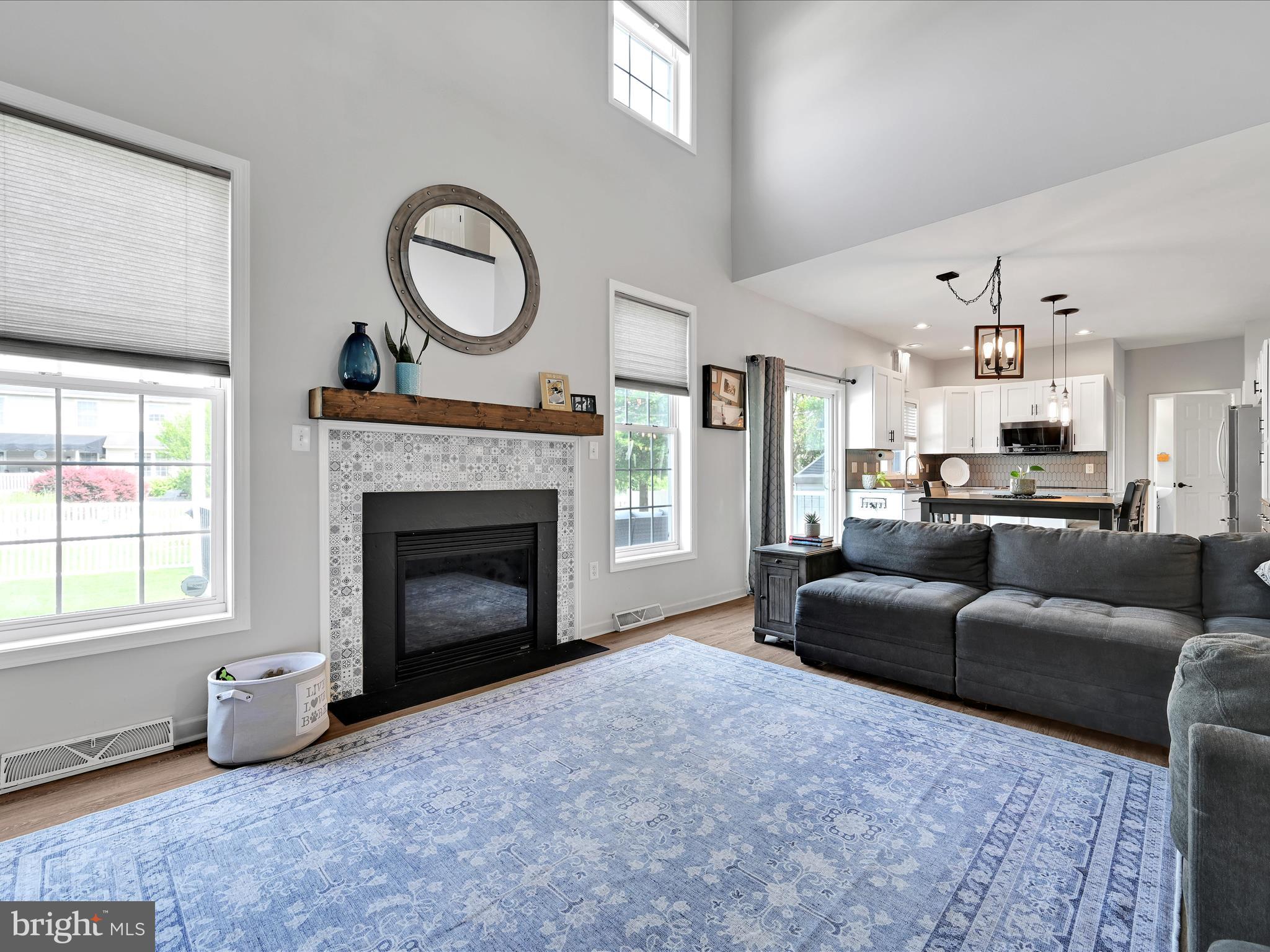 NEWPORT SQUARE - Residential