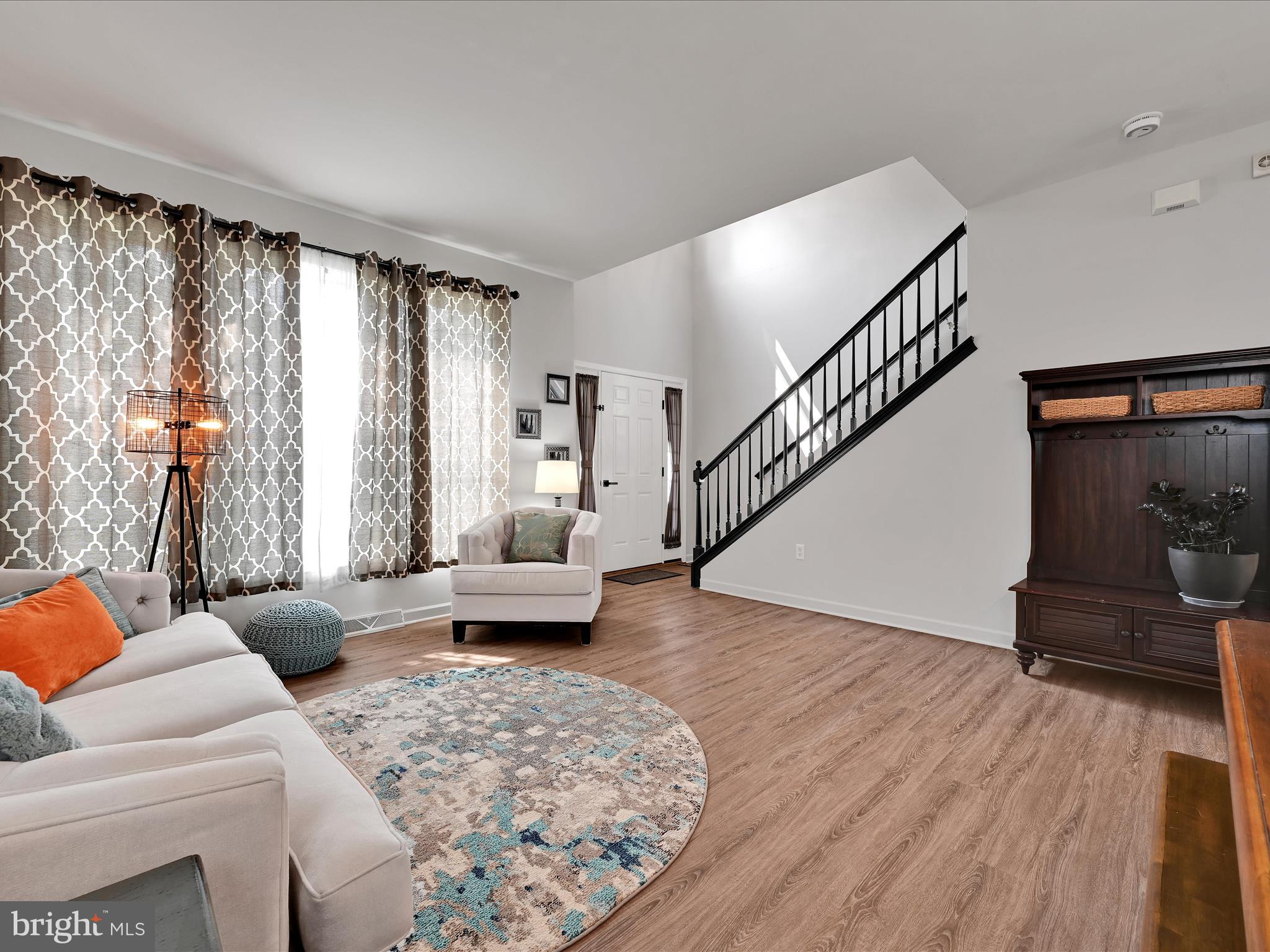 NEWPORT SQUARE - Residential