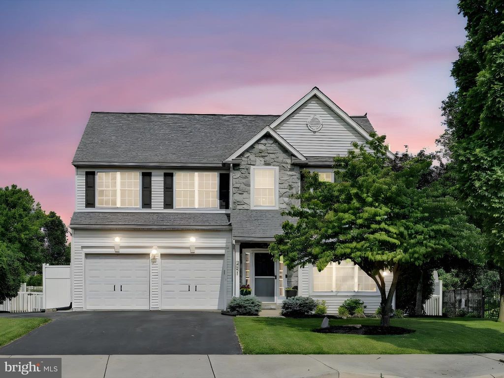 Photo of 251 N Oak Street, LITITZ, PA 17543 (MLS # PALA2071012)