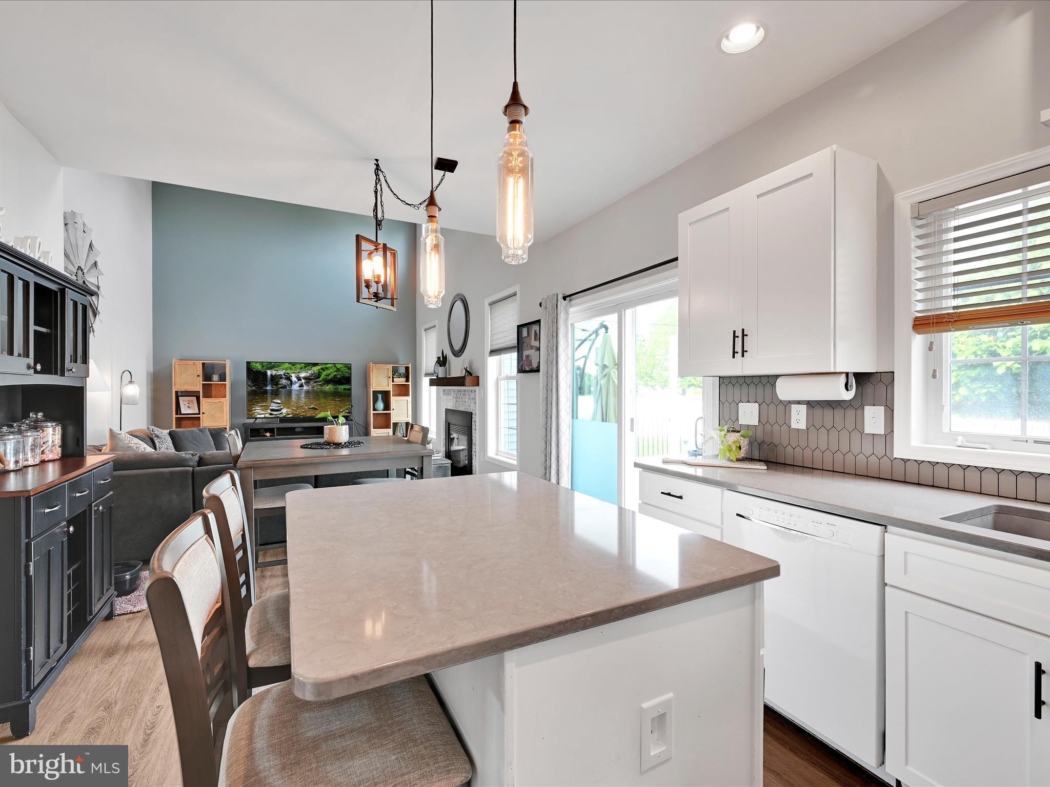 NEWPORT SQUARE - Residential