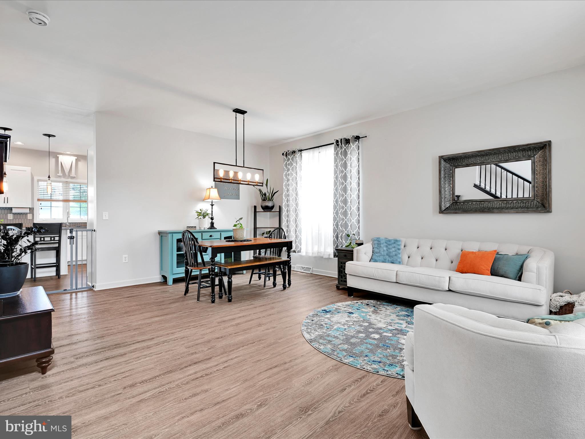 NEWPORT SQUARE - Residential